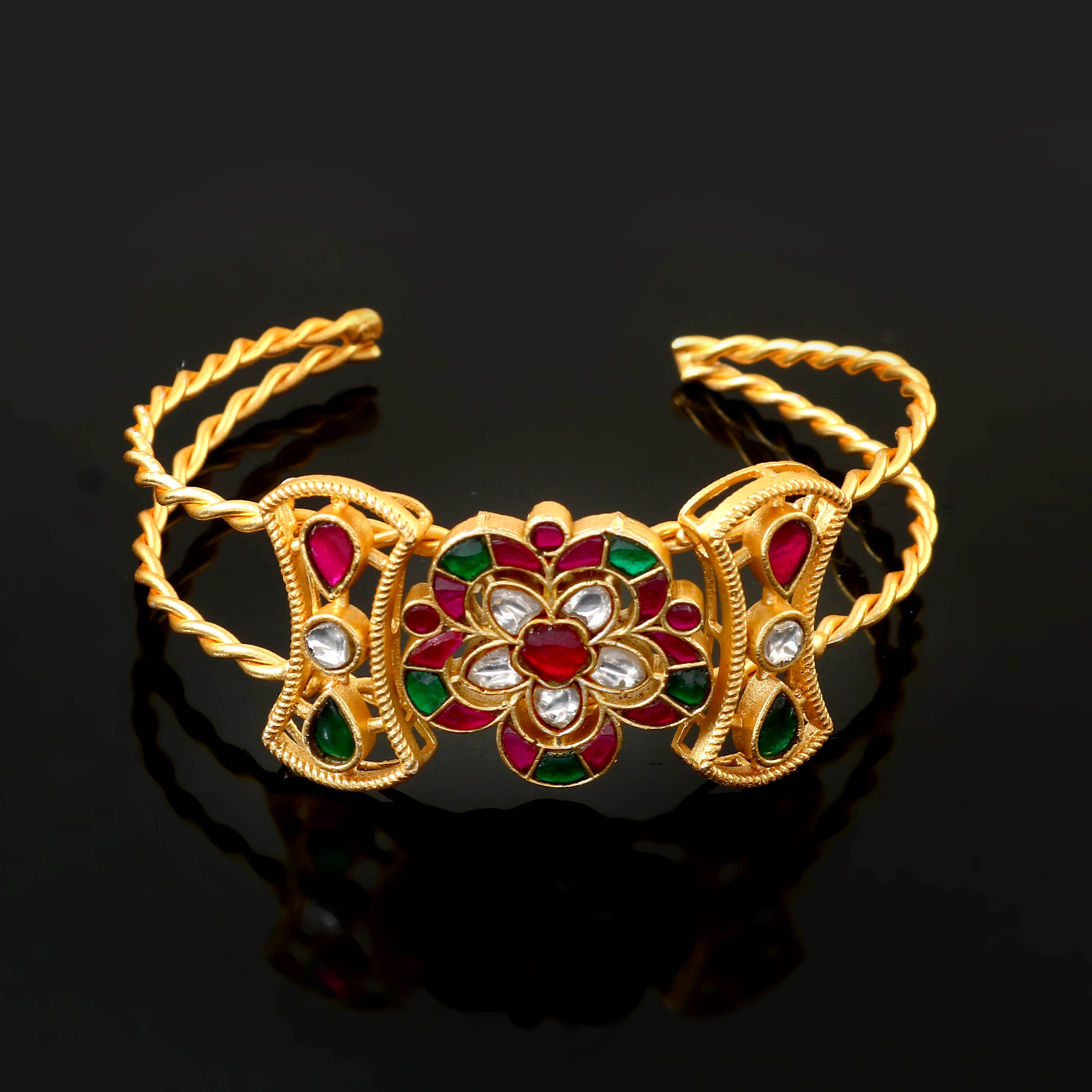 BG-101 - Jadau Kundan Bangle with Emerald BG-101 - Jadau Kundan Bangle with Emerald