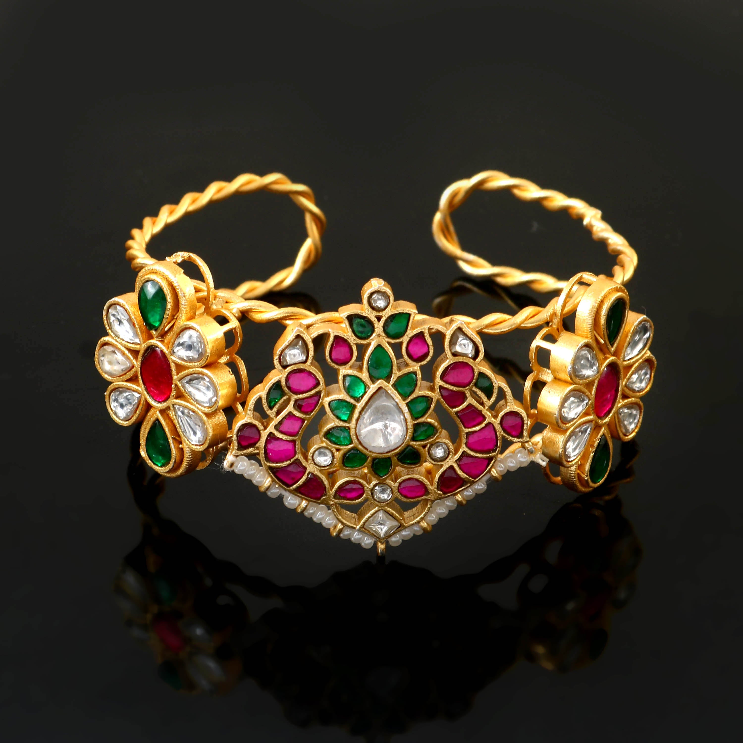 BG-103 - Jadau Kundan Bangle with Emerald BG-103 - Jadau Kundan Bangle with Emerald
