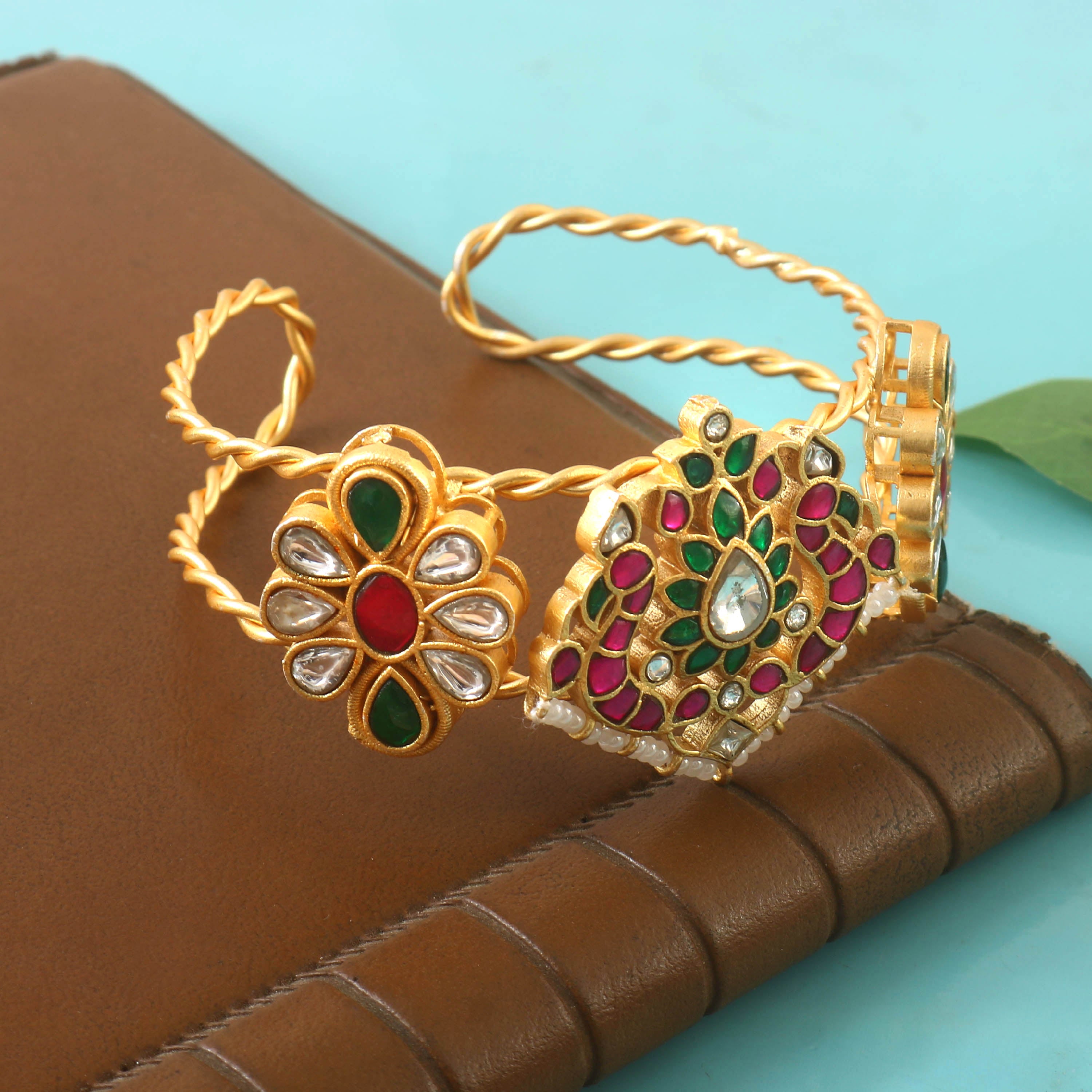 BG-103 - Jadau Kundan Bangle with Emerald BG-103 - Jadau Kundan Bangle with Emerald