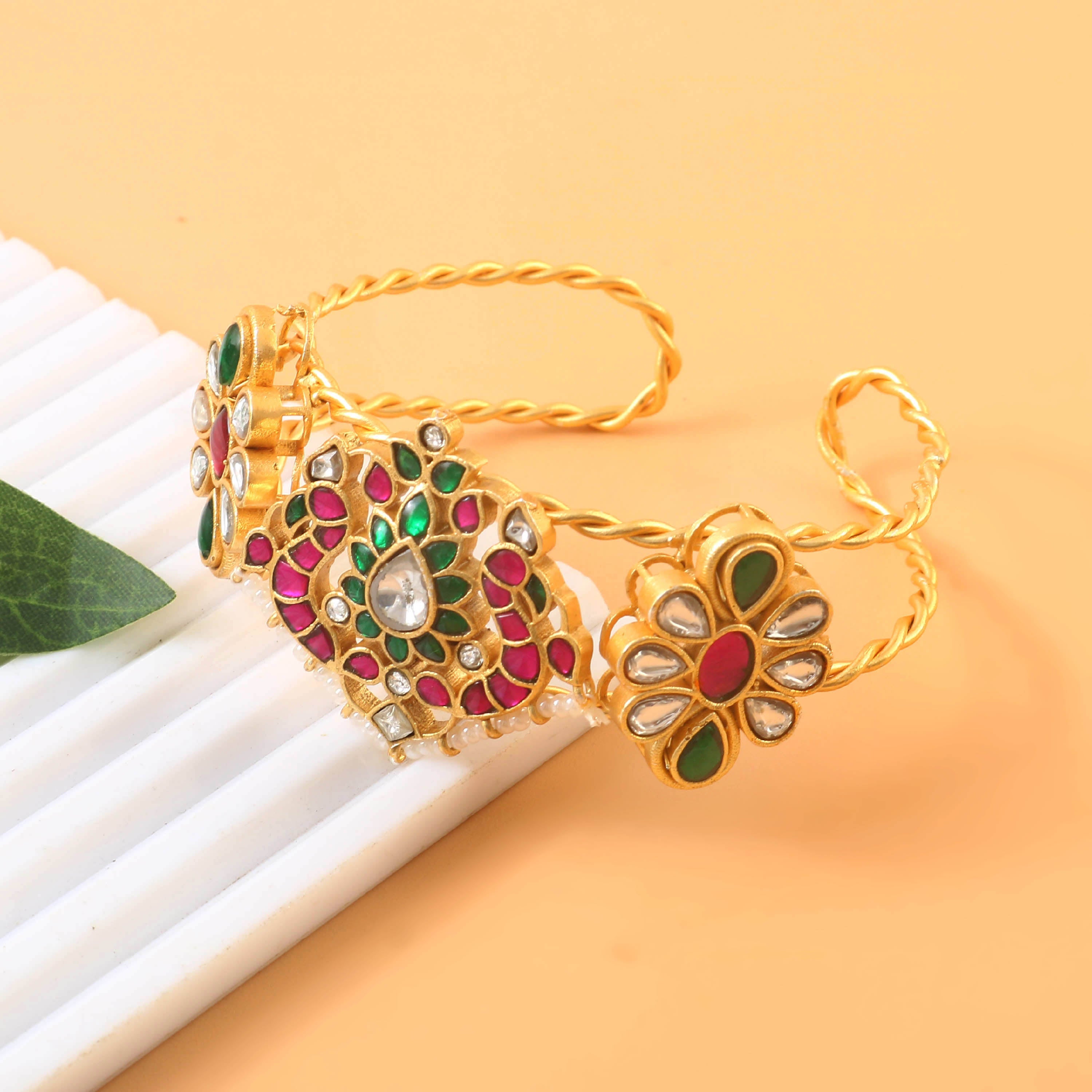 BG-103 - Jadau Kundan Bangle with Emerald BG-103 - Jadau Kundan Bangle with Emerald
