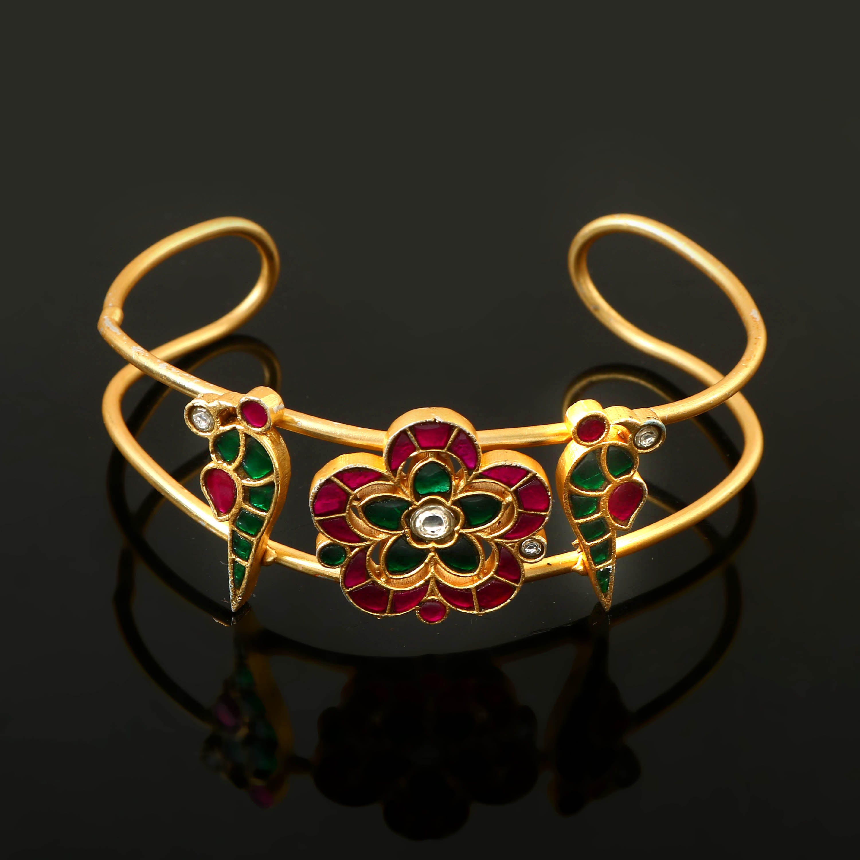 BG-105 - Jadau Kundan Bangle with Emerald BG-105 - Jadau Kundan Bangle with Emerald