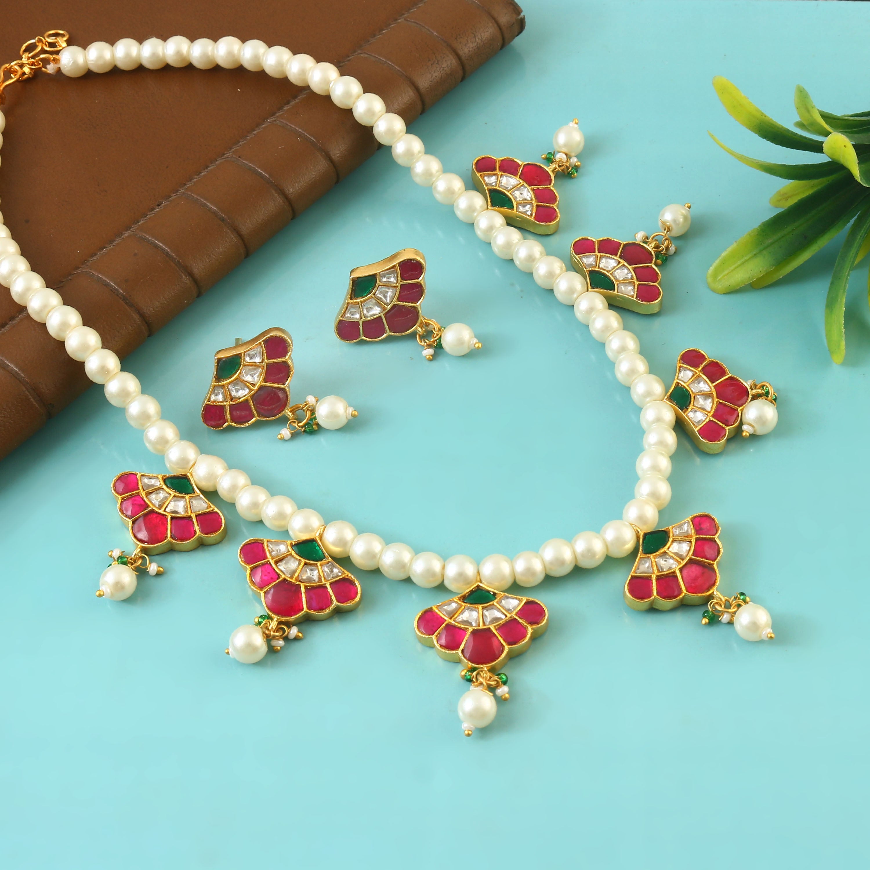 NK-224 - Jadau Kundan Necklace with Emerald NK-224 - Jadau Kundan Necklace with Emerald