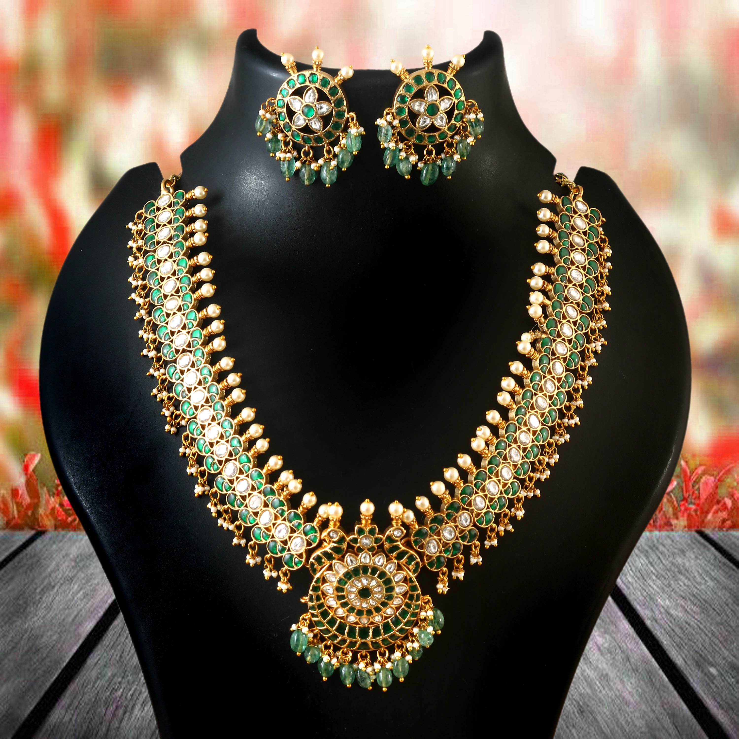 NK-247 - Jadau Kundan Necklace with Emerald NK-247 - Jadau Kundan Necklace with Emerald