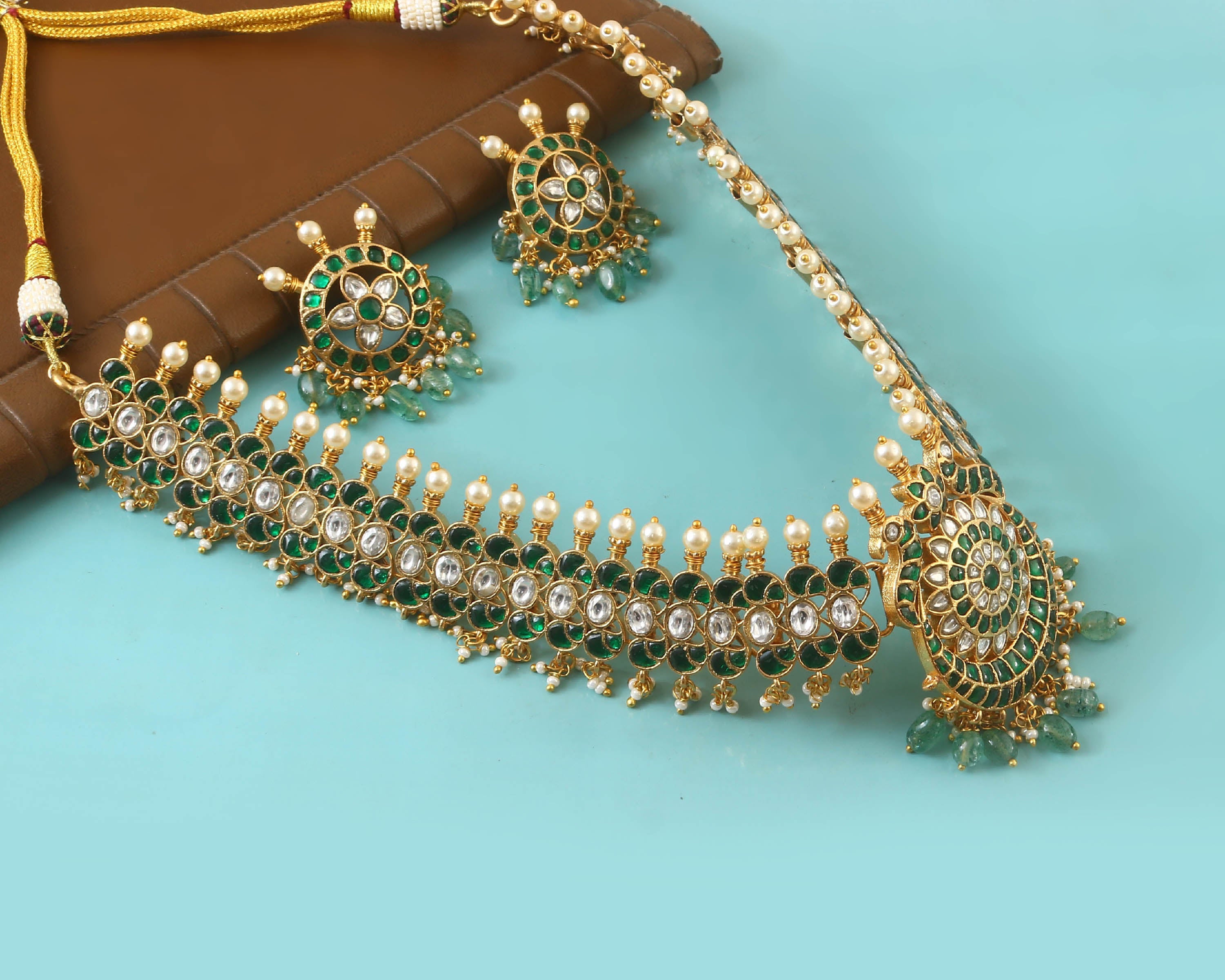 NK-247 - Jadau Kundan Necklace with Emerald NK-247 - Jadau Kundan Necklace with Emerald