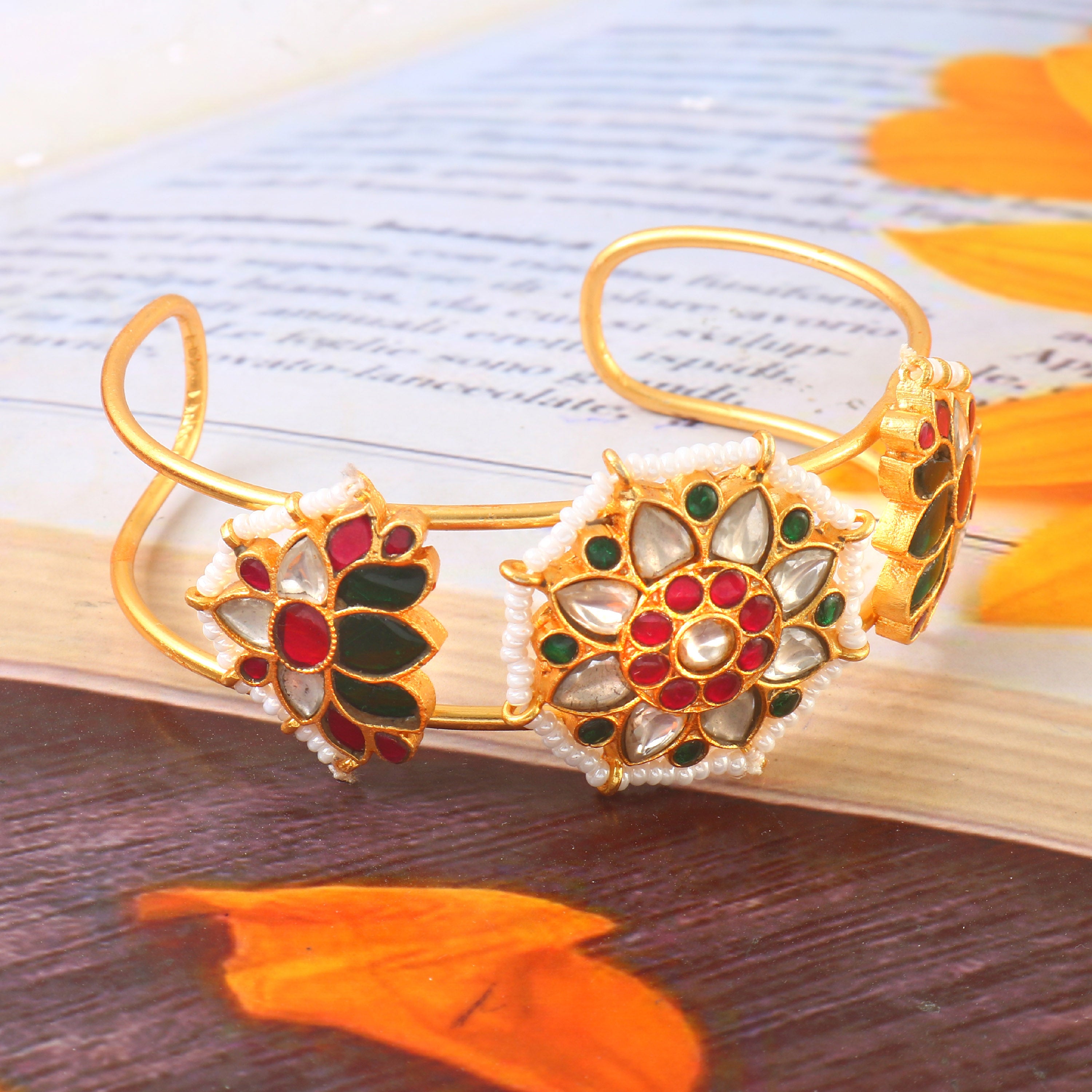 BG-111 - Jadau Kundan Bangle with Emerald