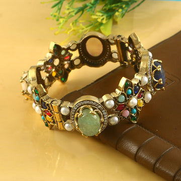 BG-120 - Jadau Kundan Bangle with Emerald