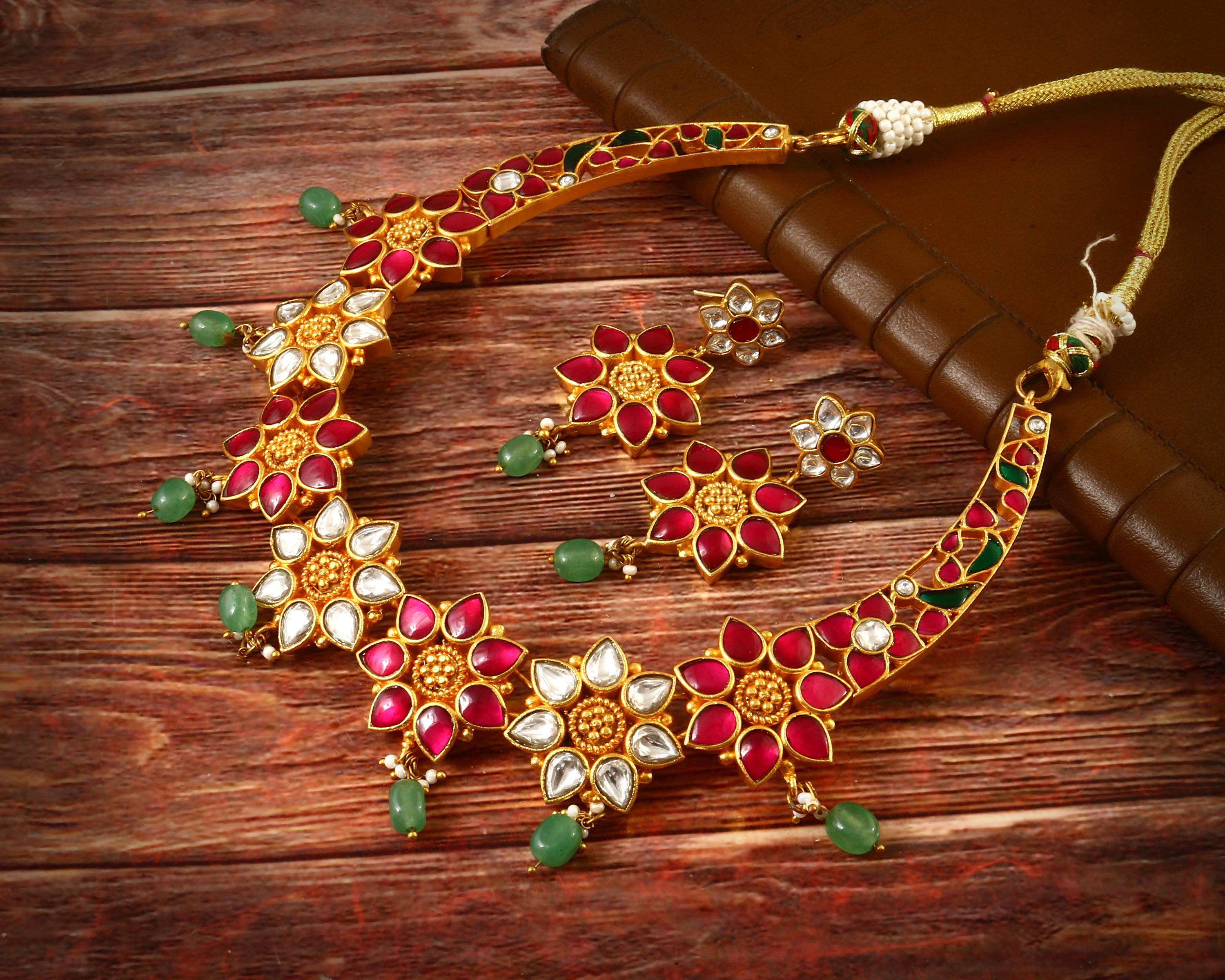 NK-140 - Red and White Jadau Kundan Set with Emerald