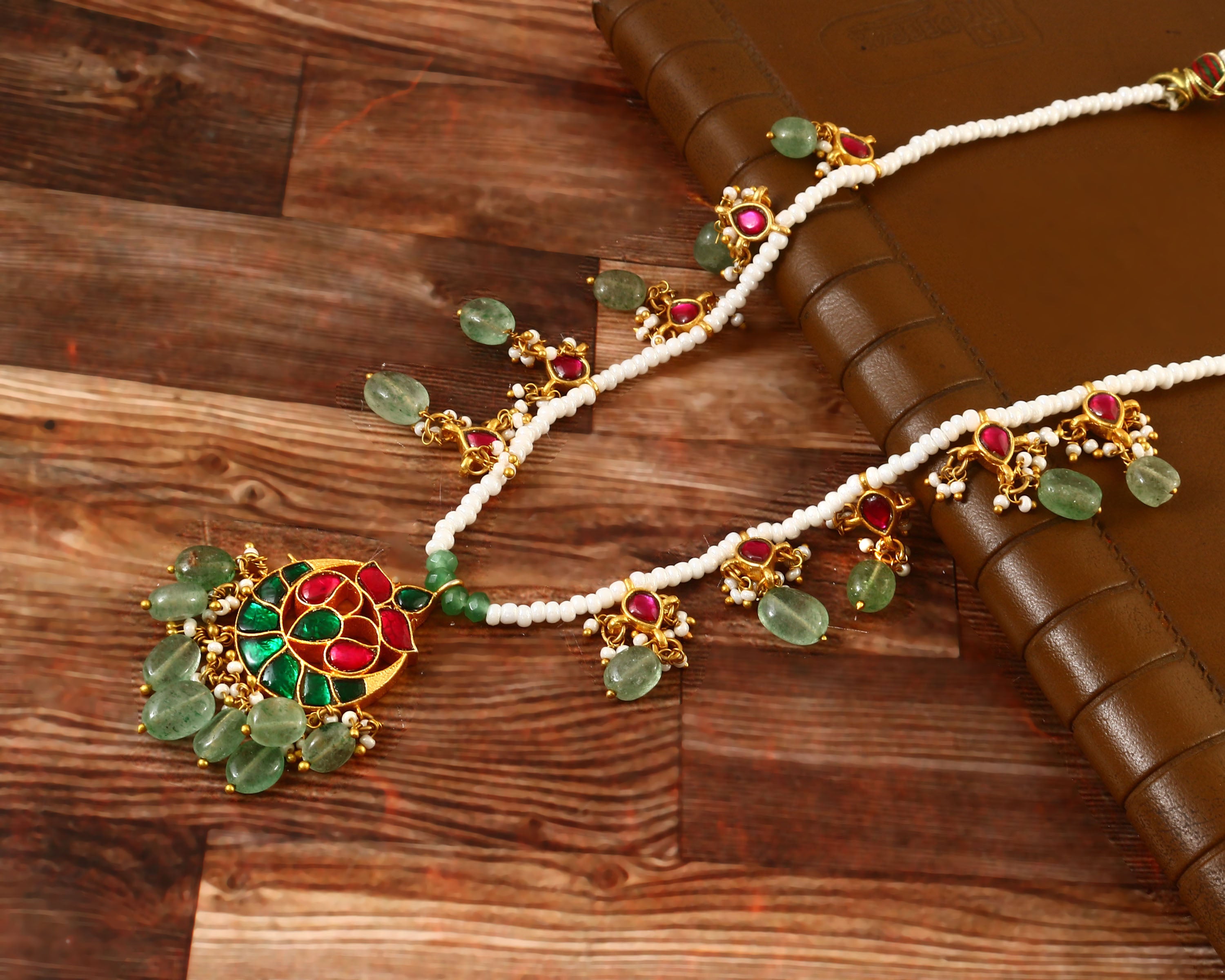 NK-142 - Jadau Kundan Necklace with Emerald