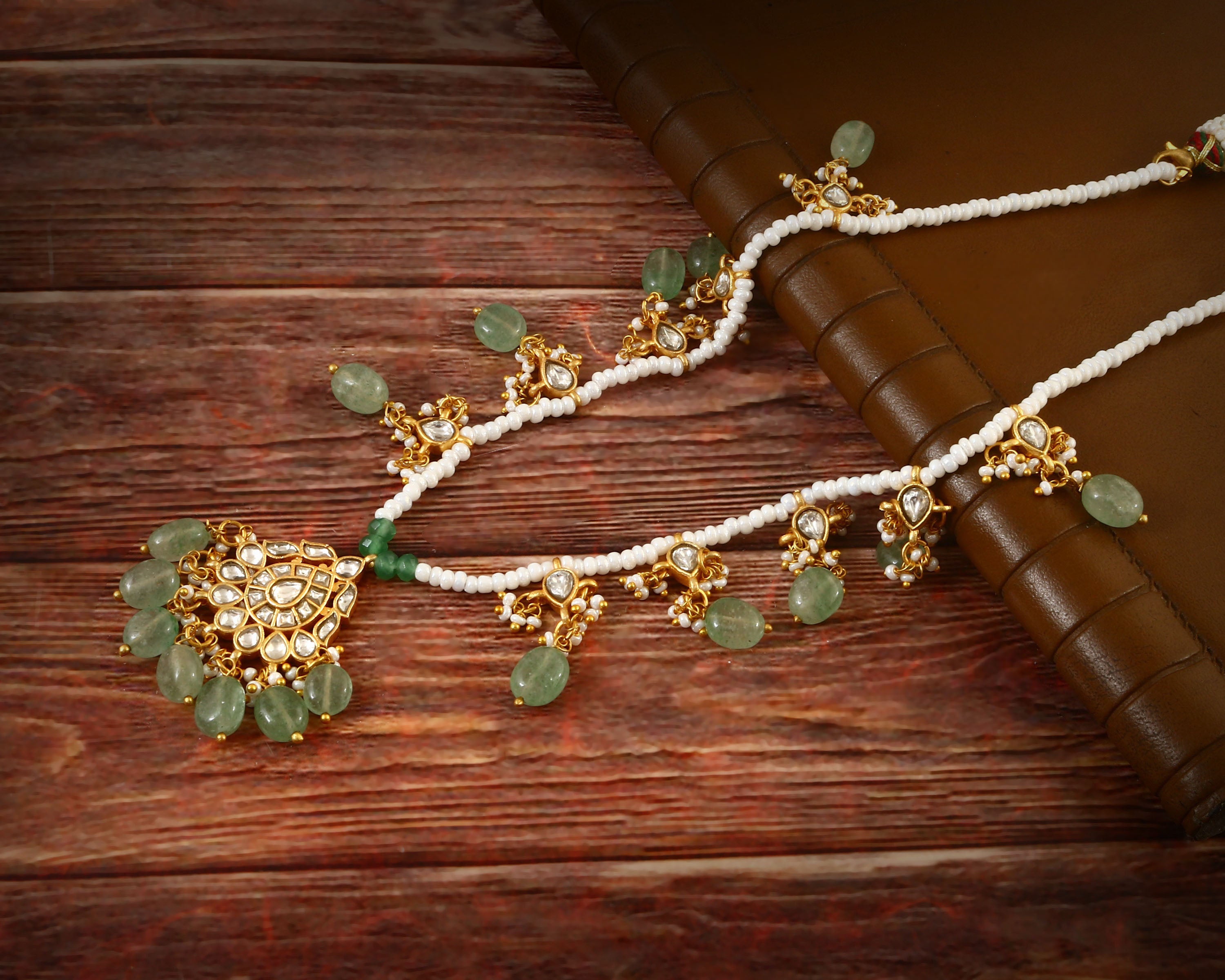 NK-149 - Jadau Kundan Necklace with Emerald