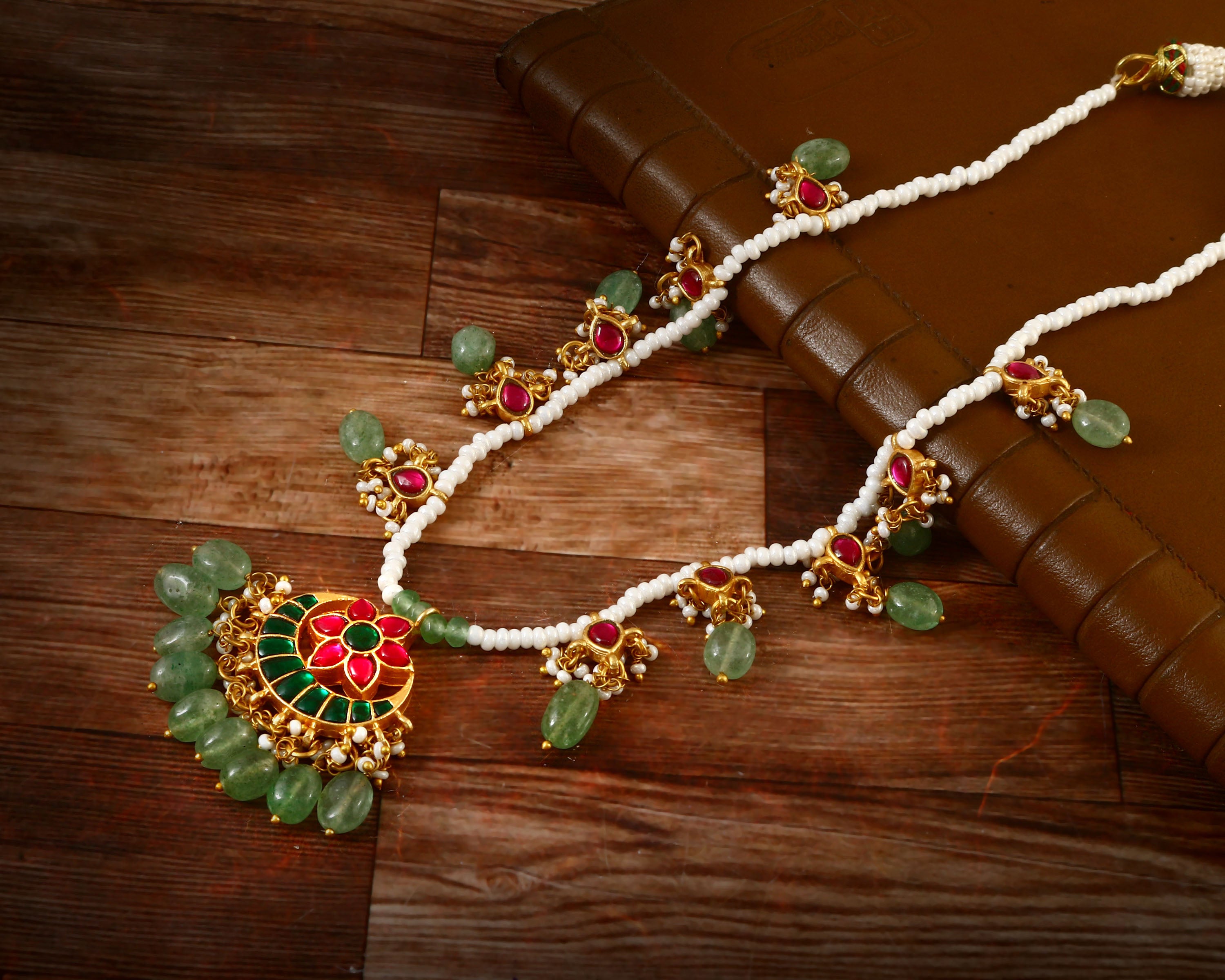 NK-153- Jadau Kundan Necklace with Emerald