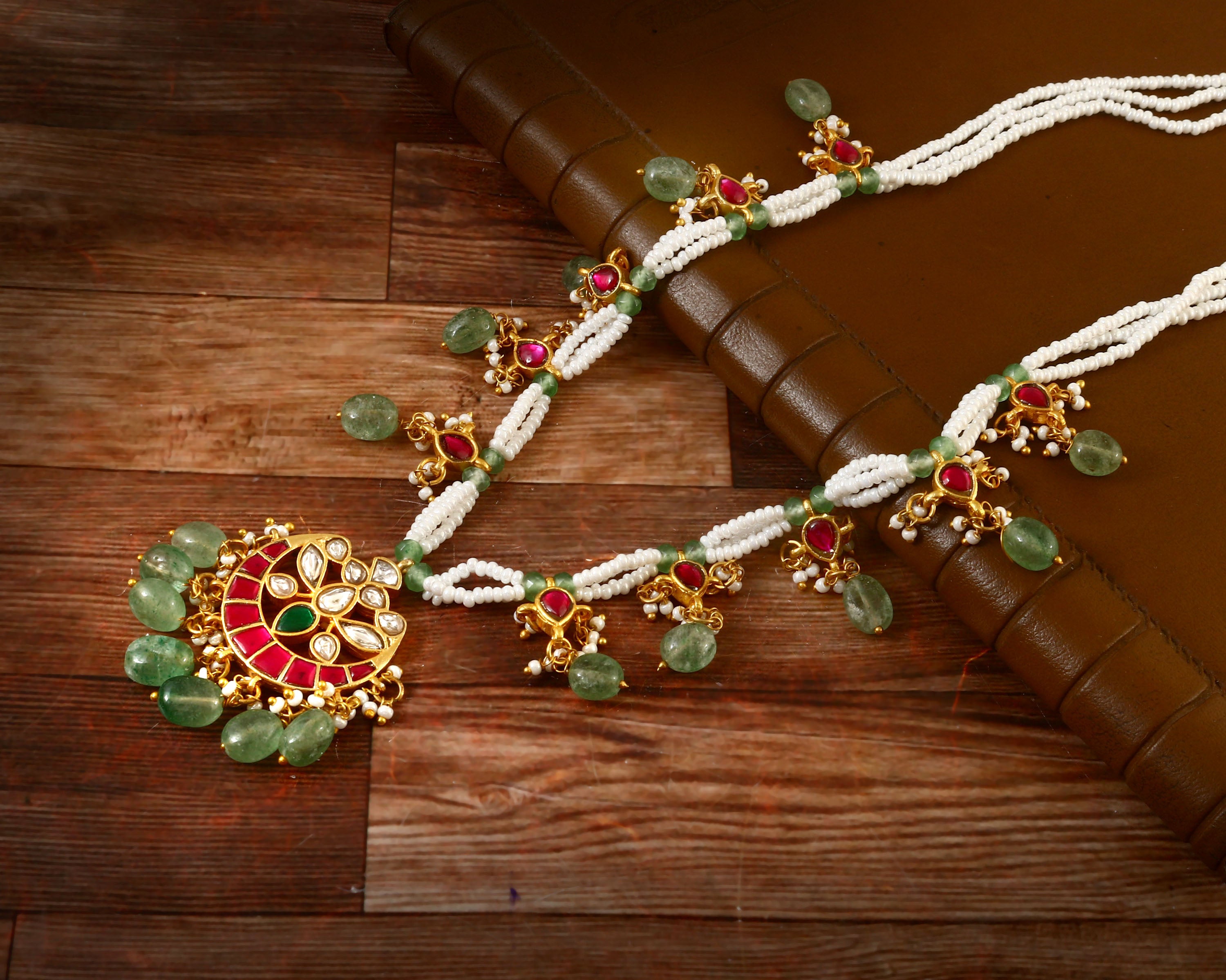 NK-155- Jadau Kundan Necklace with Emerald