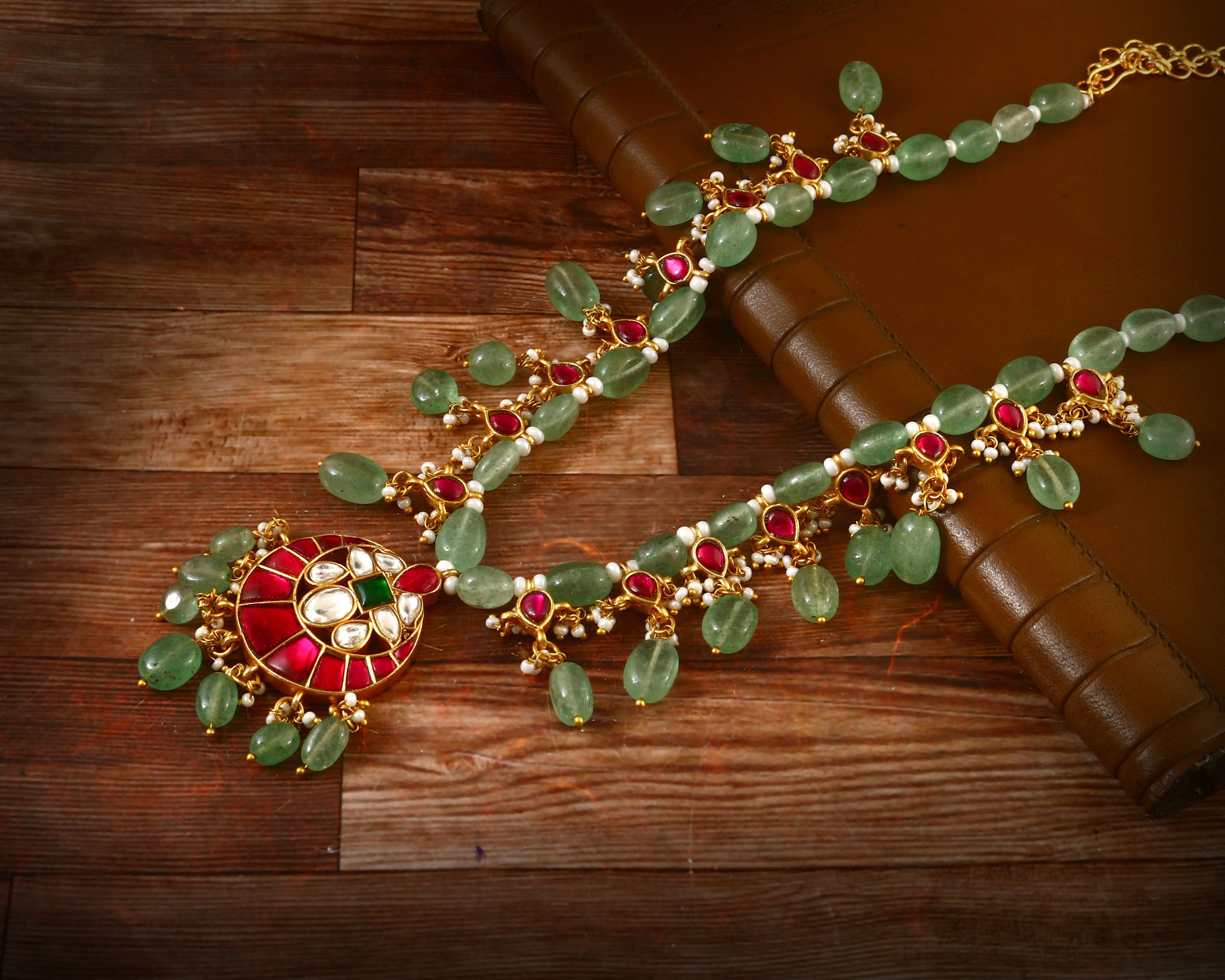 NK-156- Jadau Kundan Necklace with Emerald