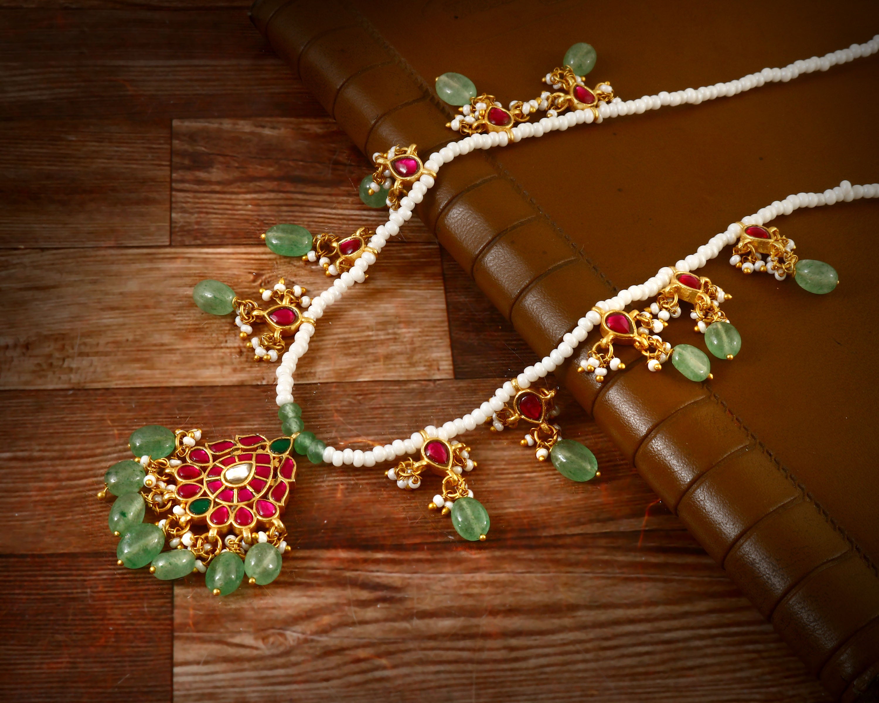 NK-158- Jadau Kundan Necklace with Emerald