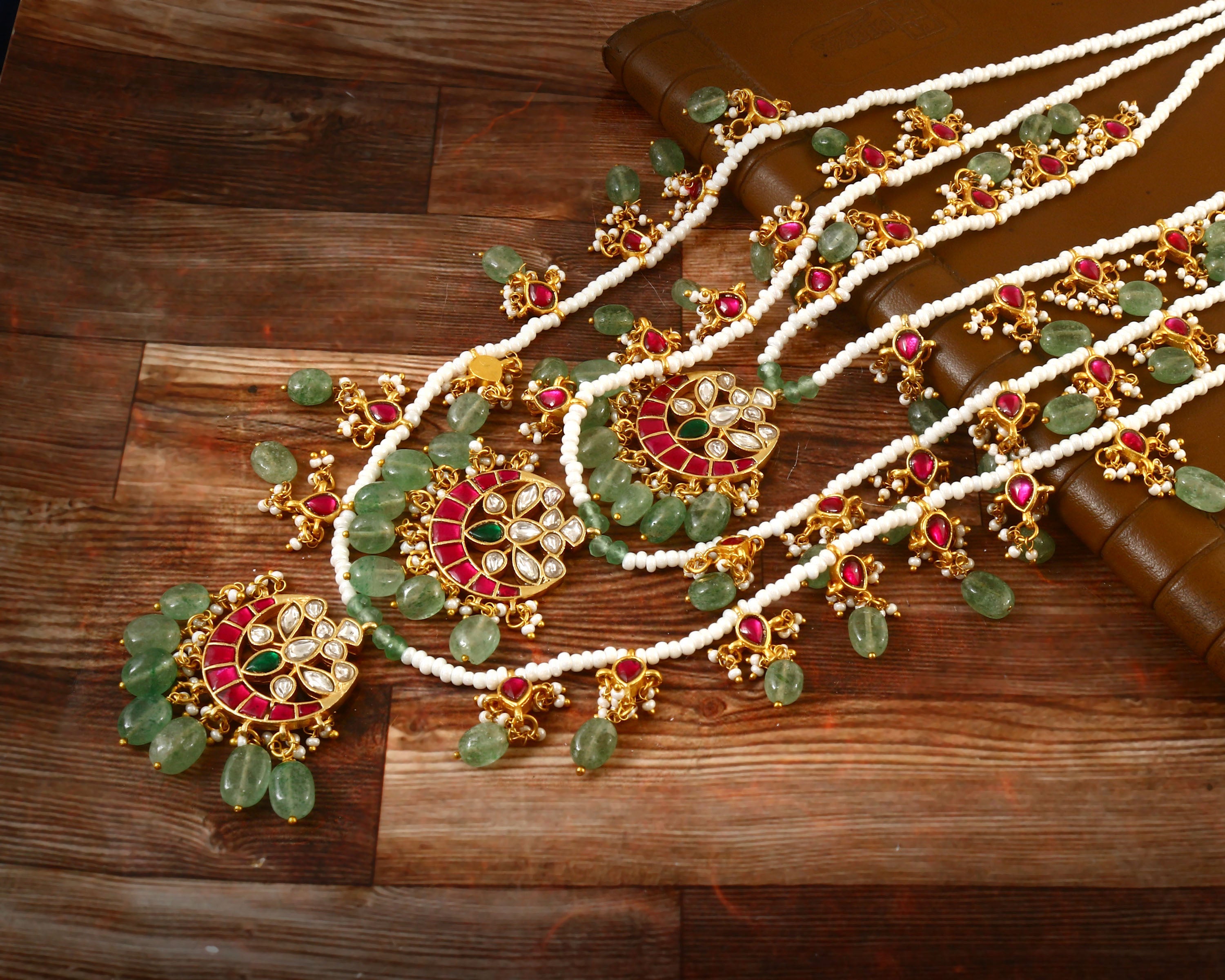 NK-162- Jadau Kundan Necklace with Emerald