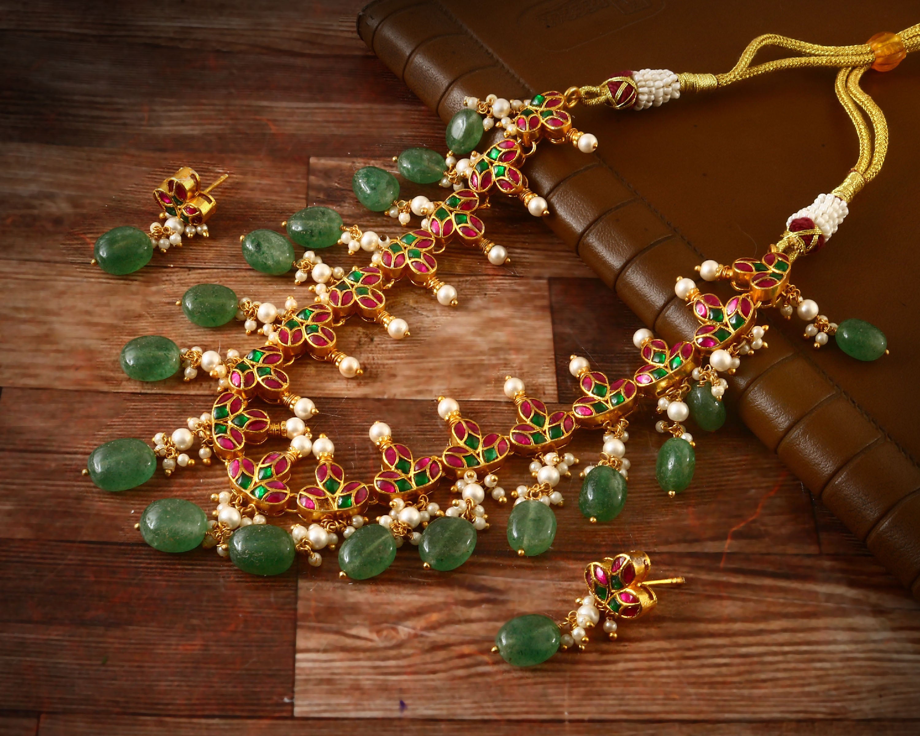 NK-199 - Jadau Kundan Necklace with Emerald