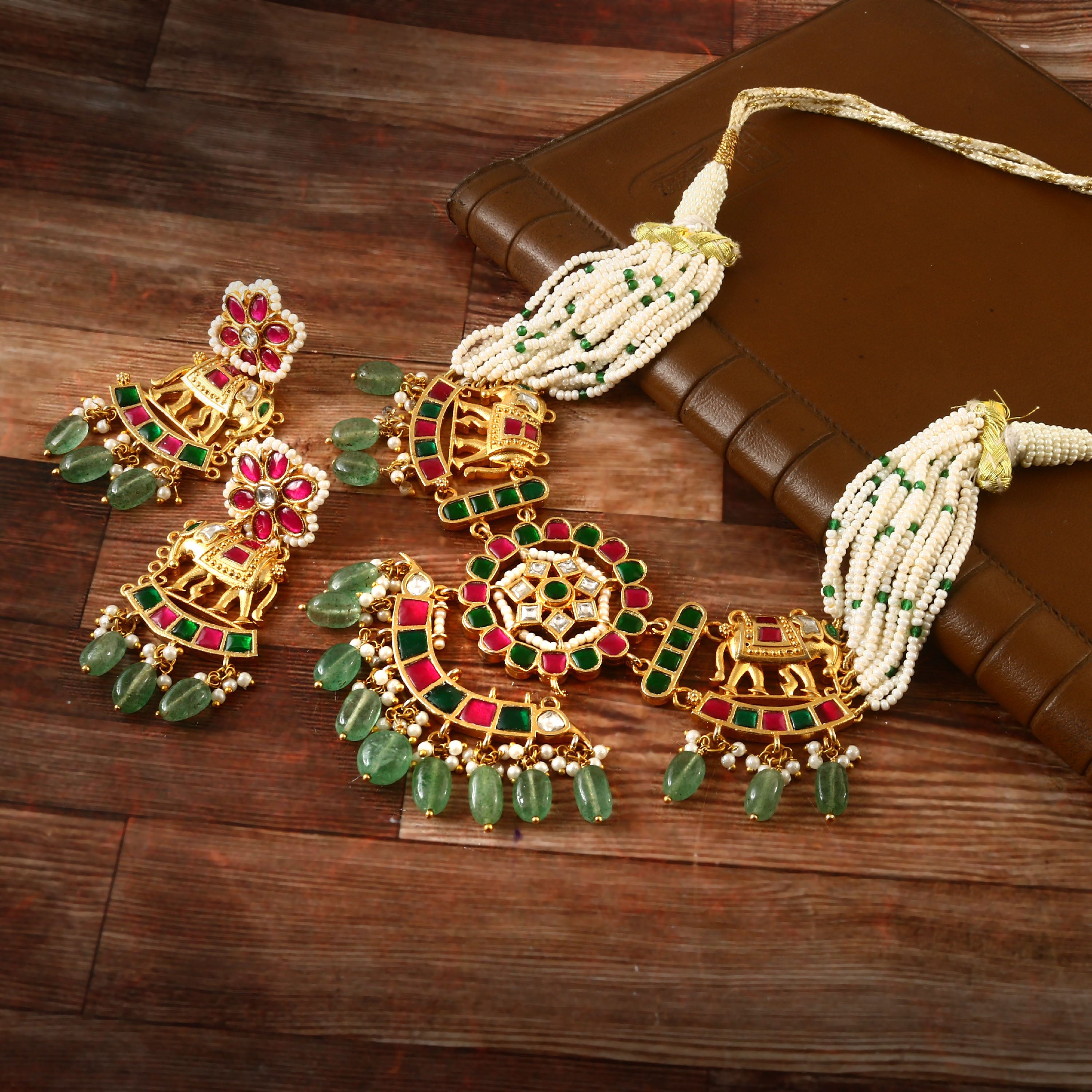 NK-200 - Jadau Kundan Necklace with Emerald