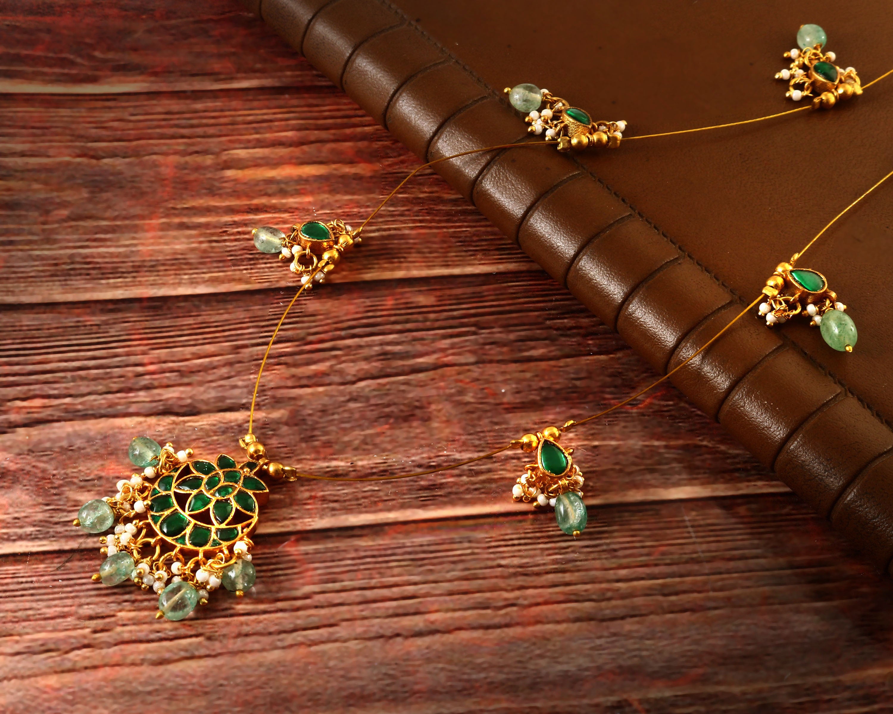 NK-208 - Jadau Kundan Necklace with Emerald