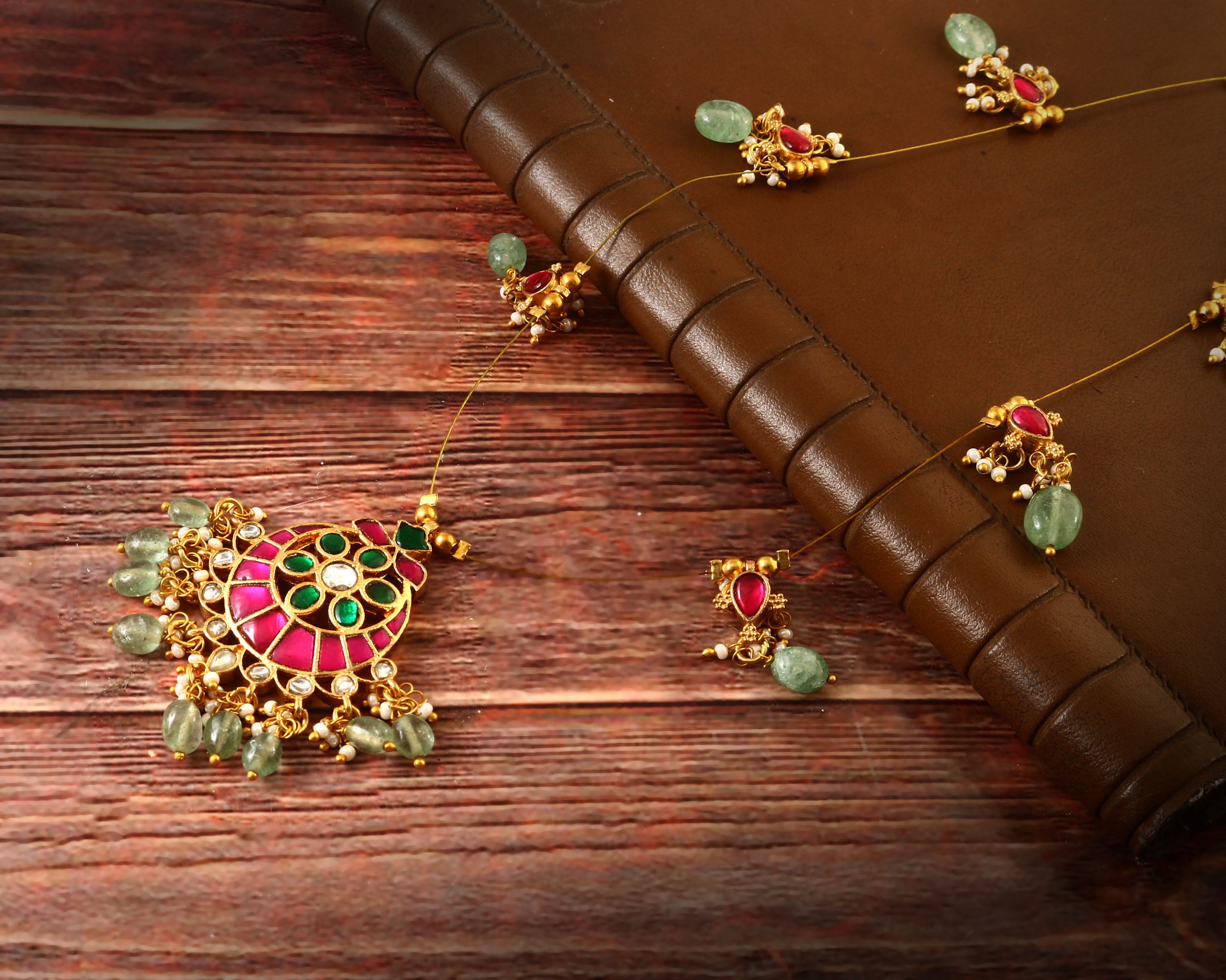 NK-209 - Jadau Kundan Necklace with Emerald