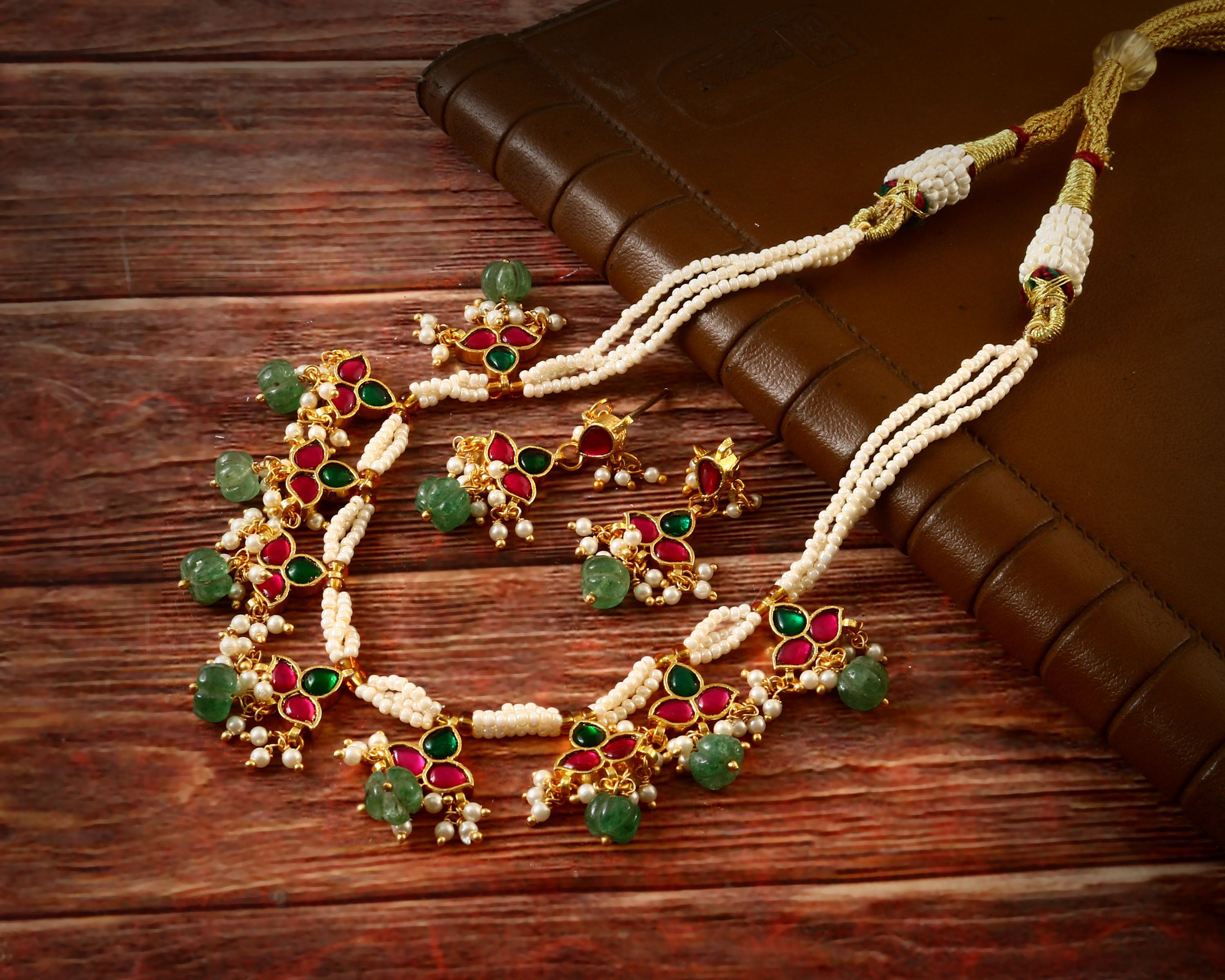 NK-212 - Jadau Kundan Necklace with Emerald