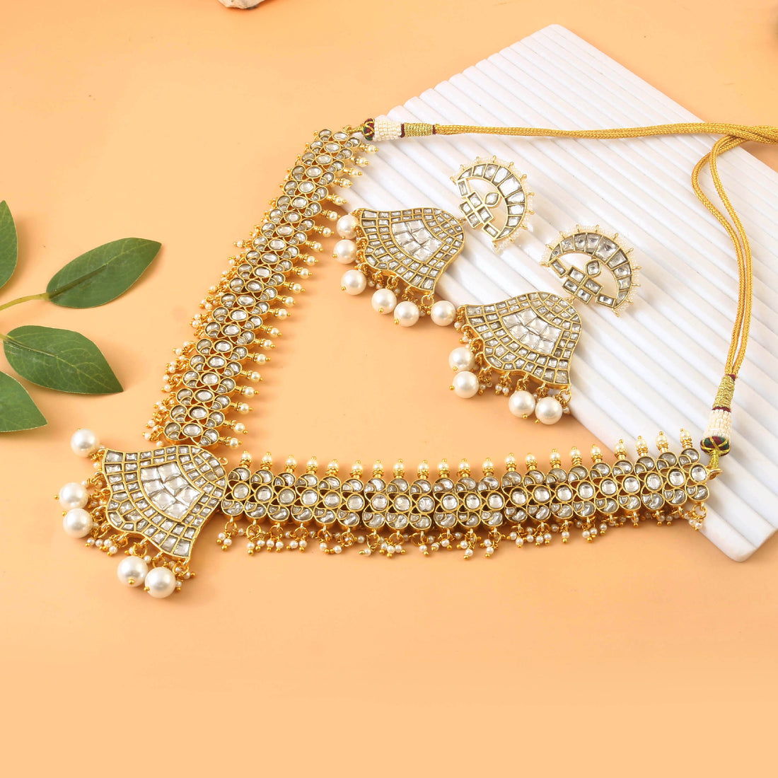 NK-246 - Jadau Kundan Necklace with Emerald