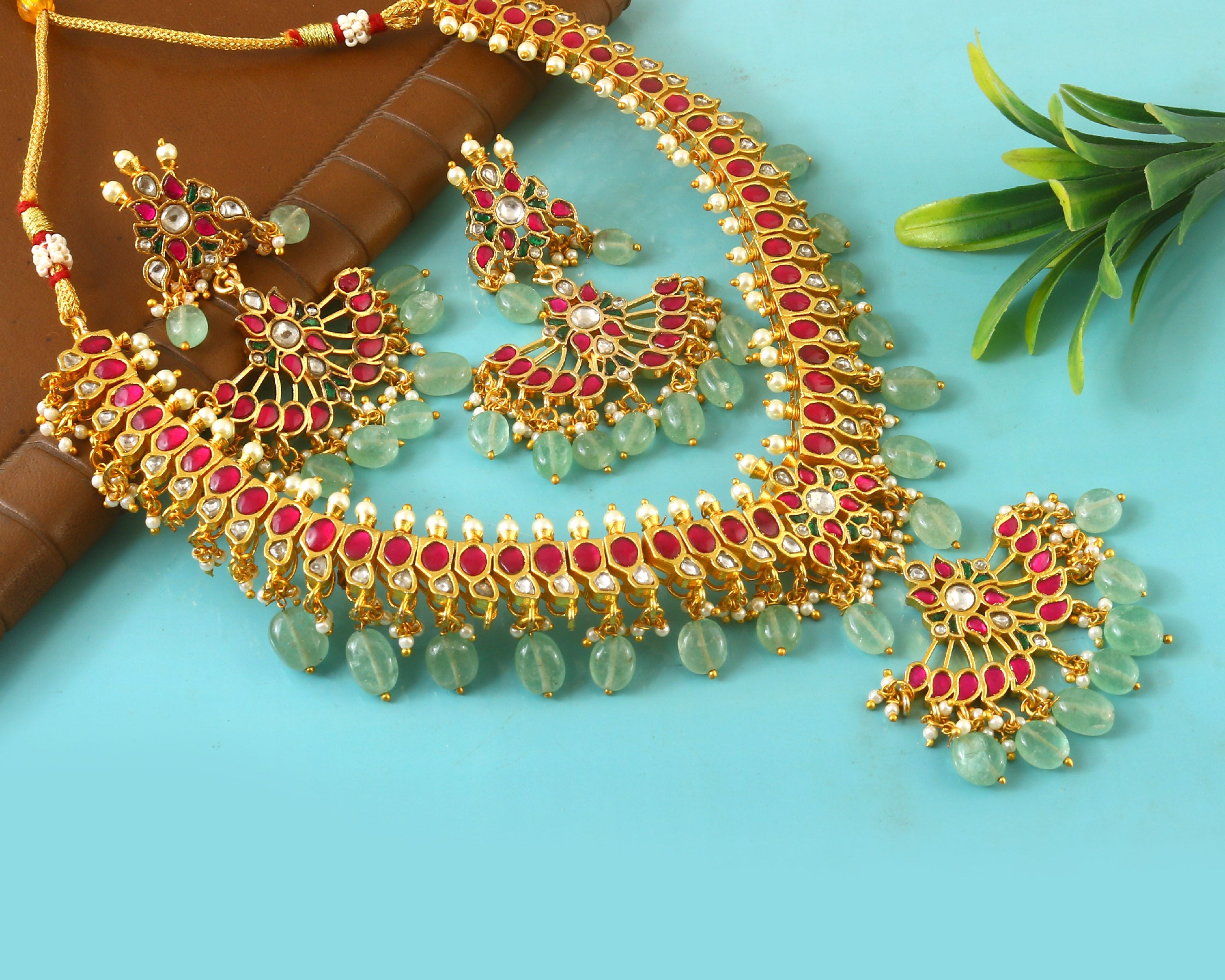 NK-271- Jadau Kundan Necklace with Emerald