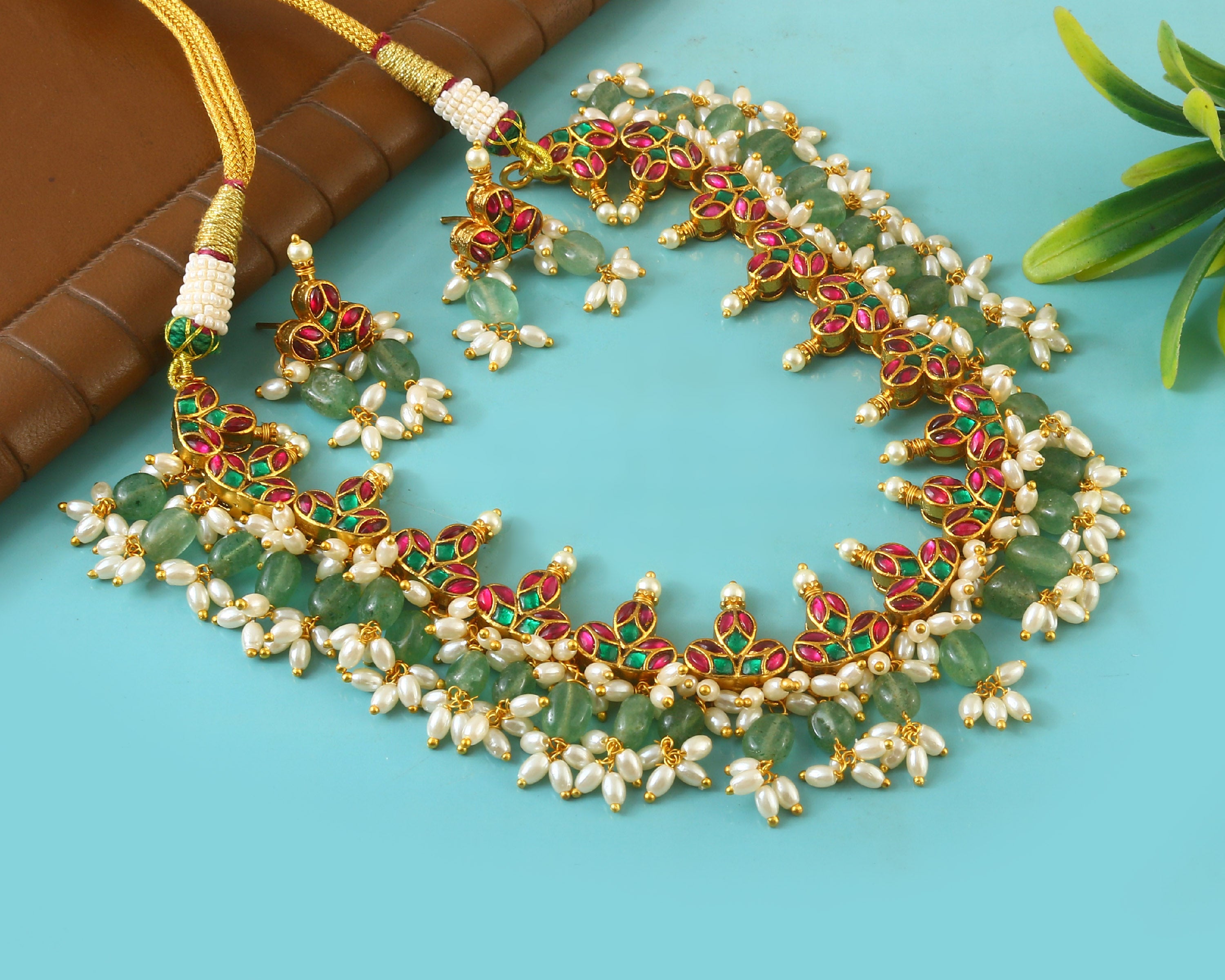 NK-277- Jadau Kundan Necklace with Emerald