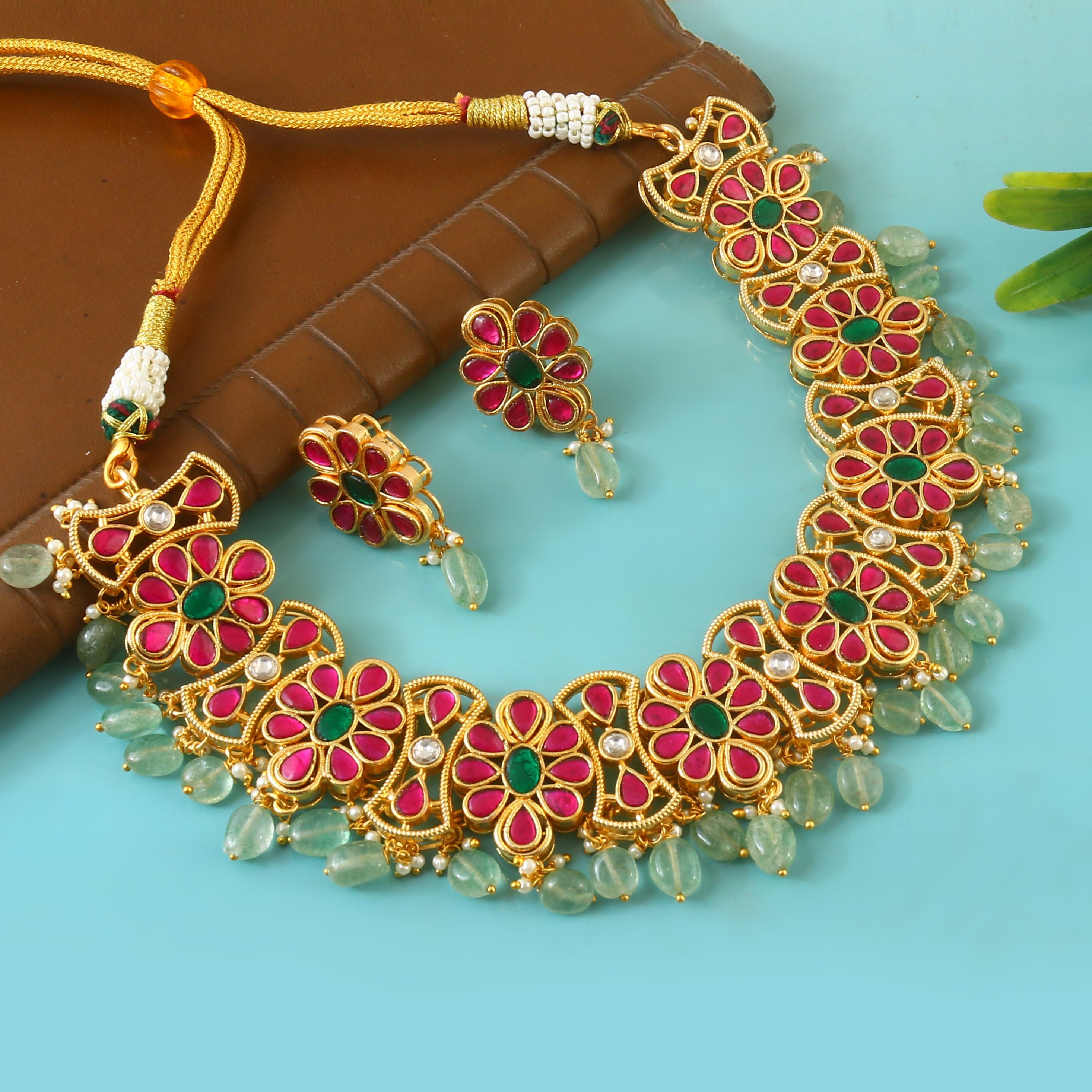 NK-278- Jadau Kundan Necklace with Emerald