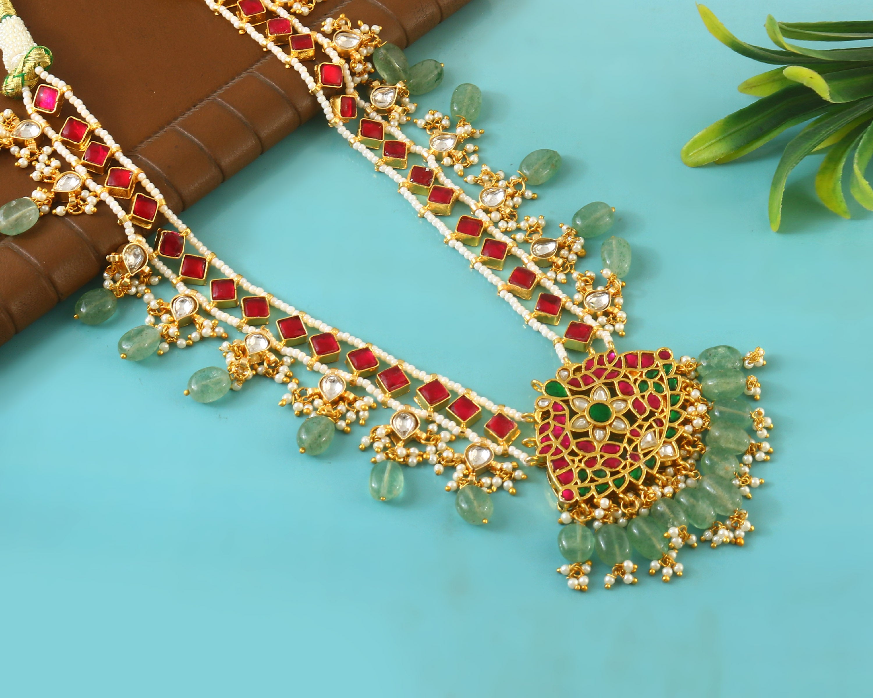 NK-281- Jadau Kundan Necklace with Emerald