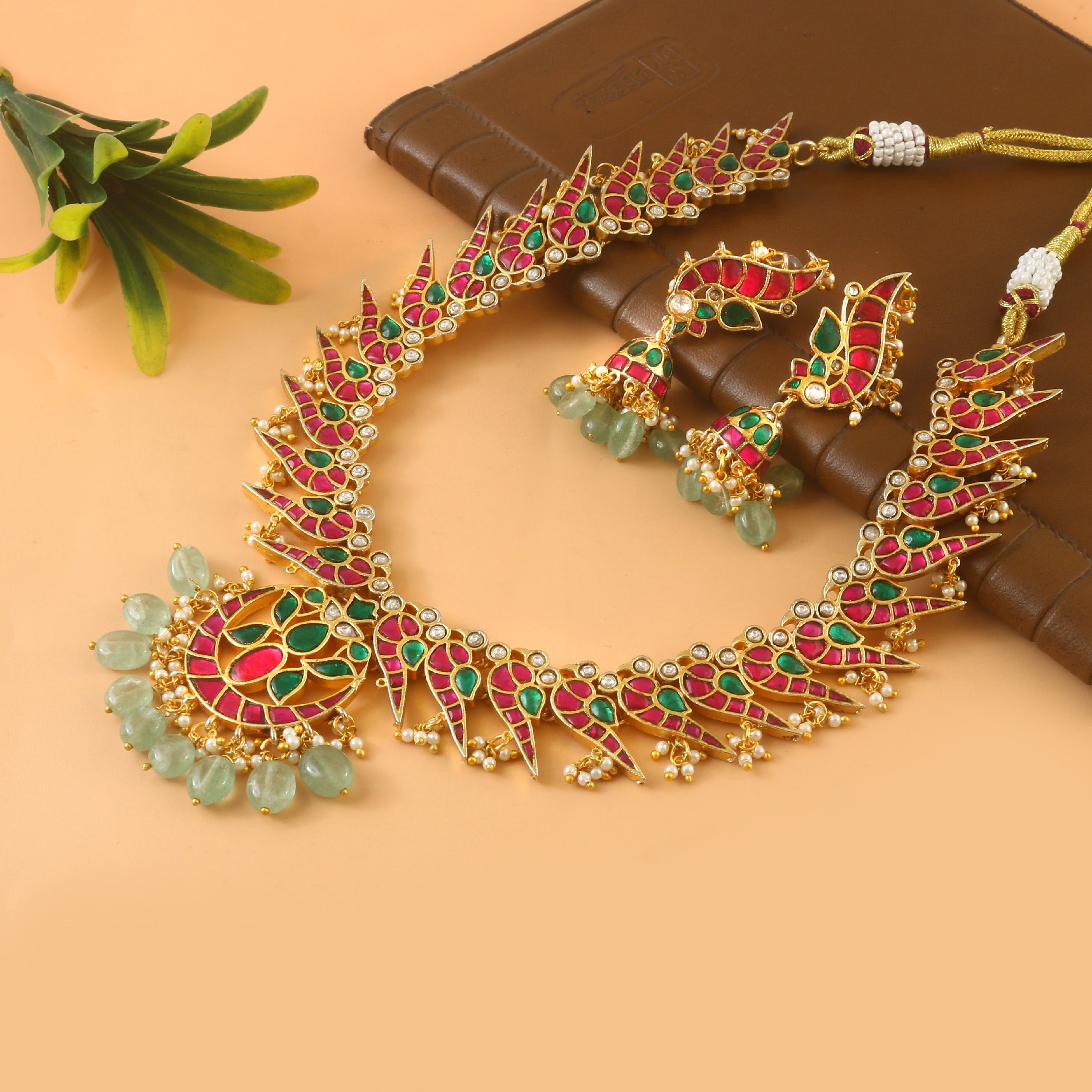NK-289- Jadau Kundan Necklace with Emerald