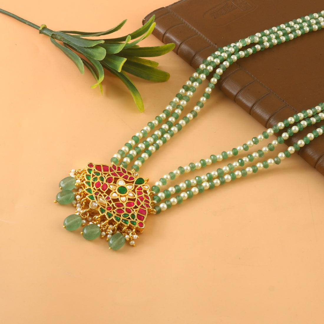 NK-296- Jadau Kundan Necklace with Emerald
