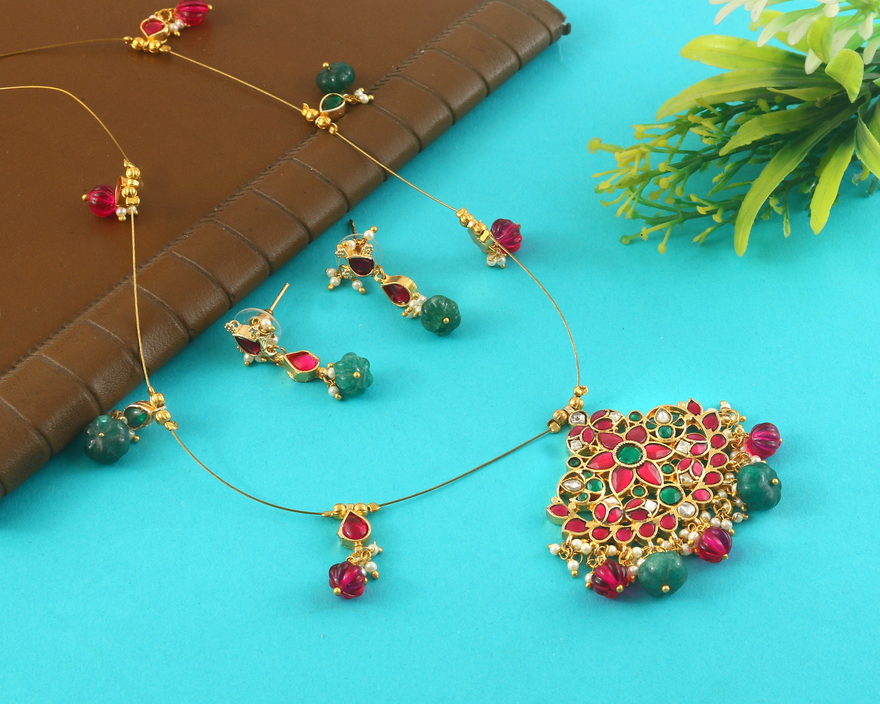 NK-317- Jadau Kundan Necklace with Emerald