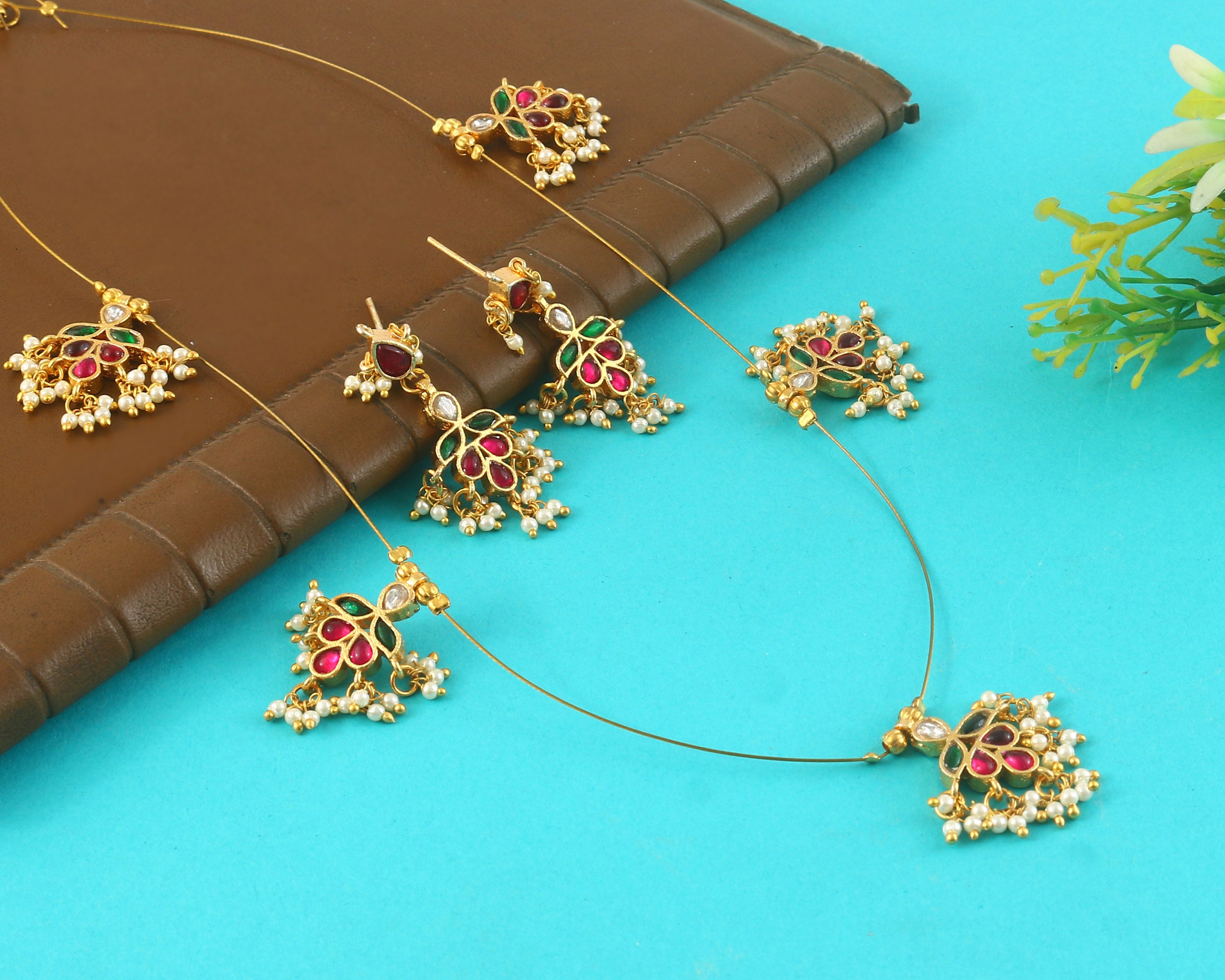 NK-318- Jadau Kundan Necklace with Emerald