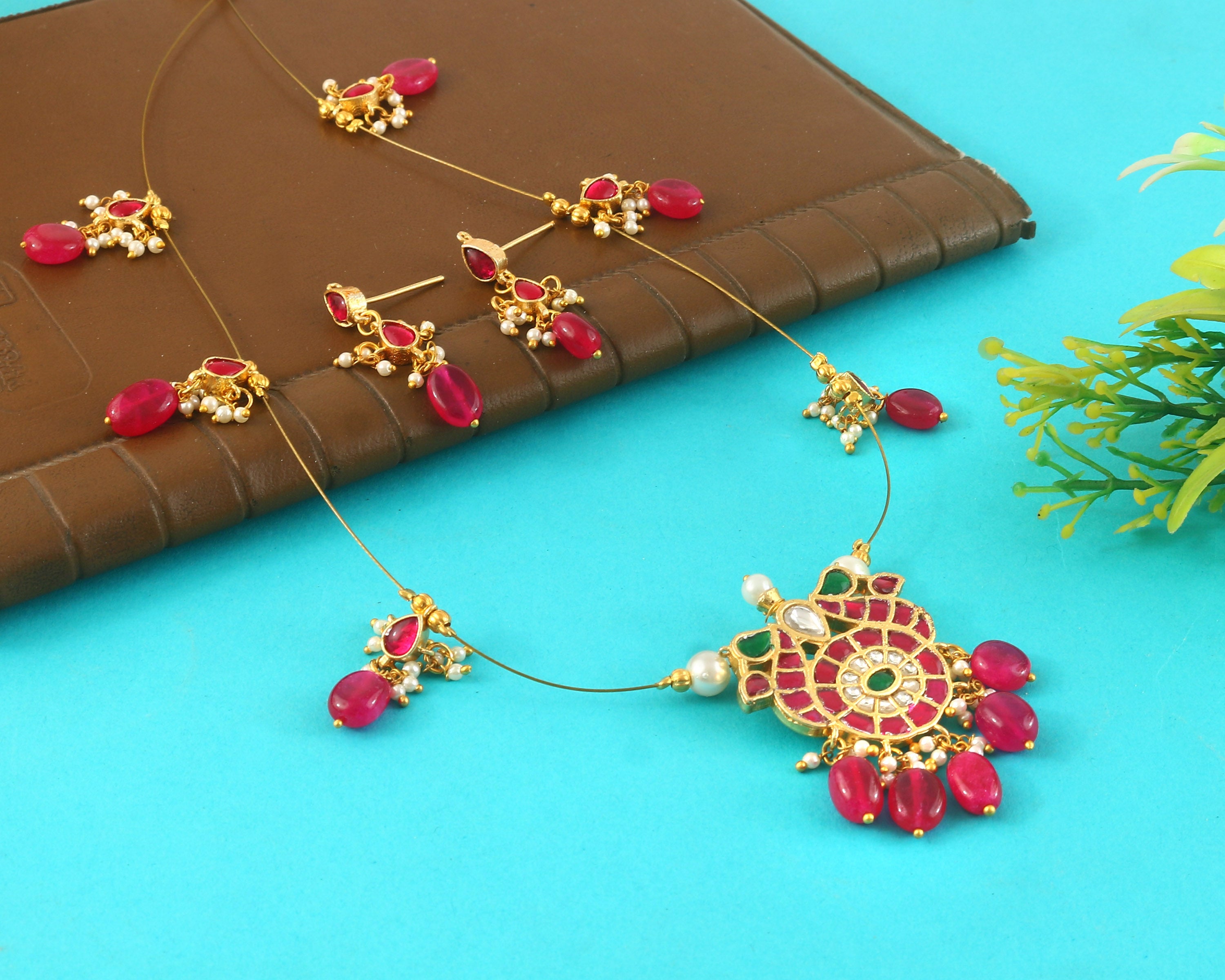 NK-325- Jadau Kundan Necklace with Emerald