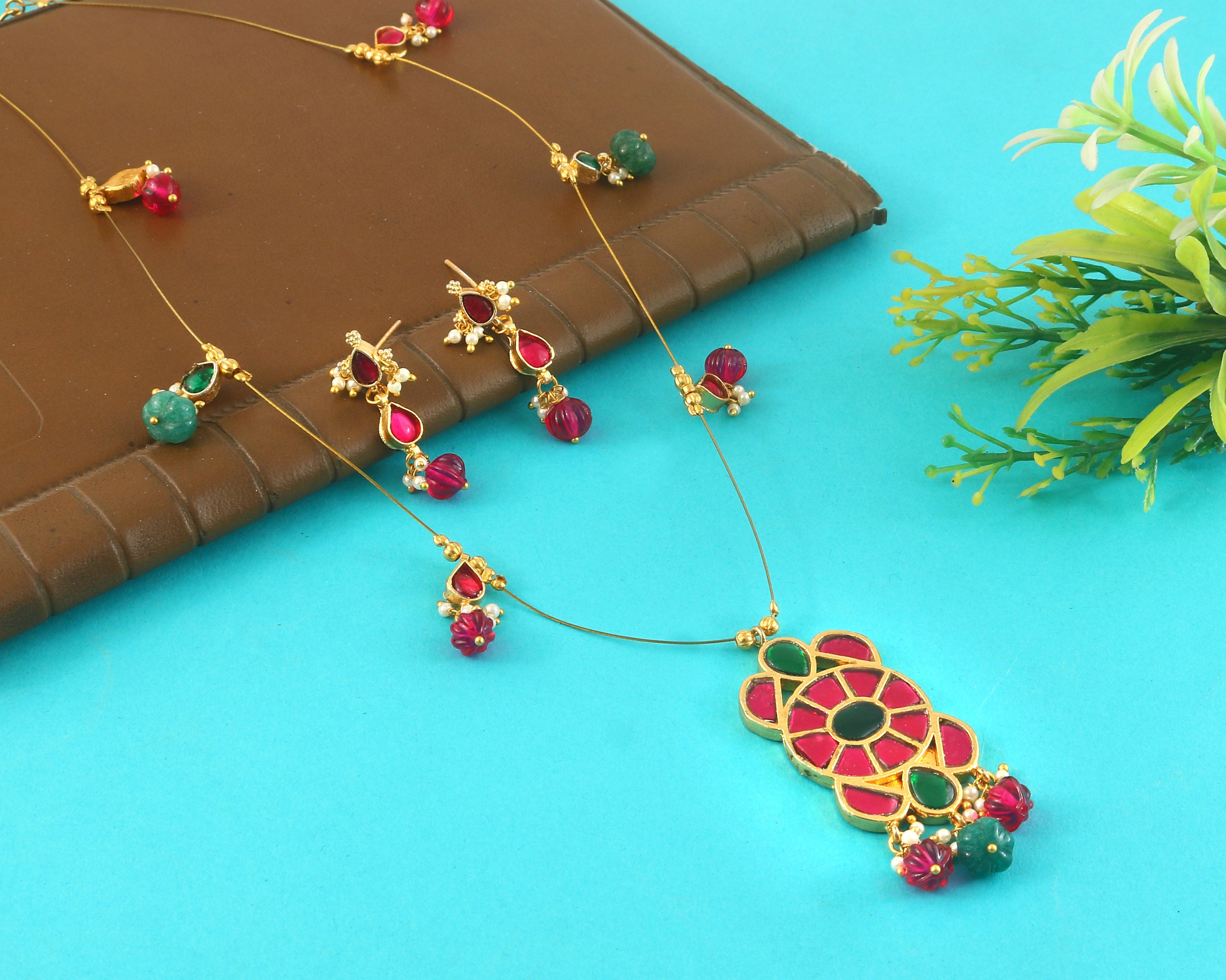 NK-326- Jadau Kundan Necklace with Emerald