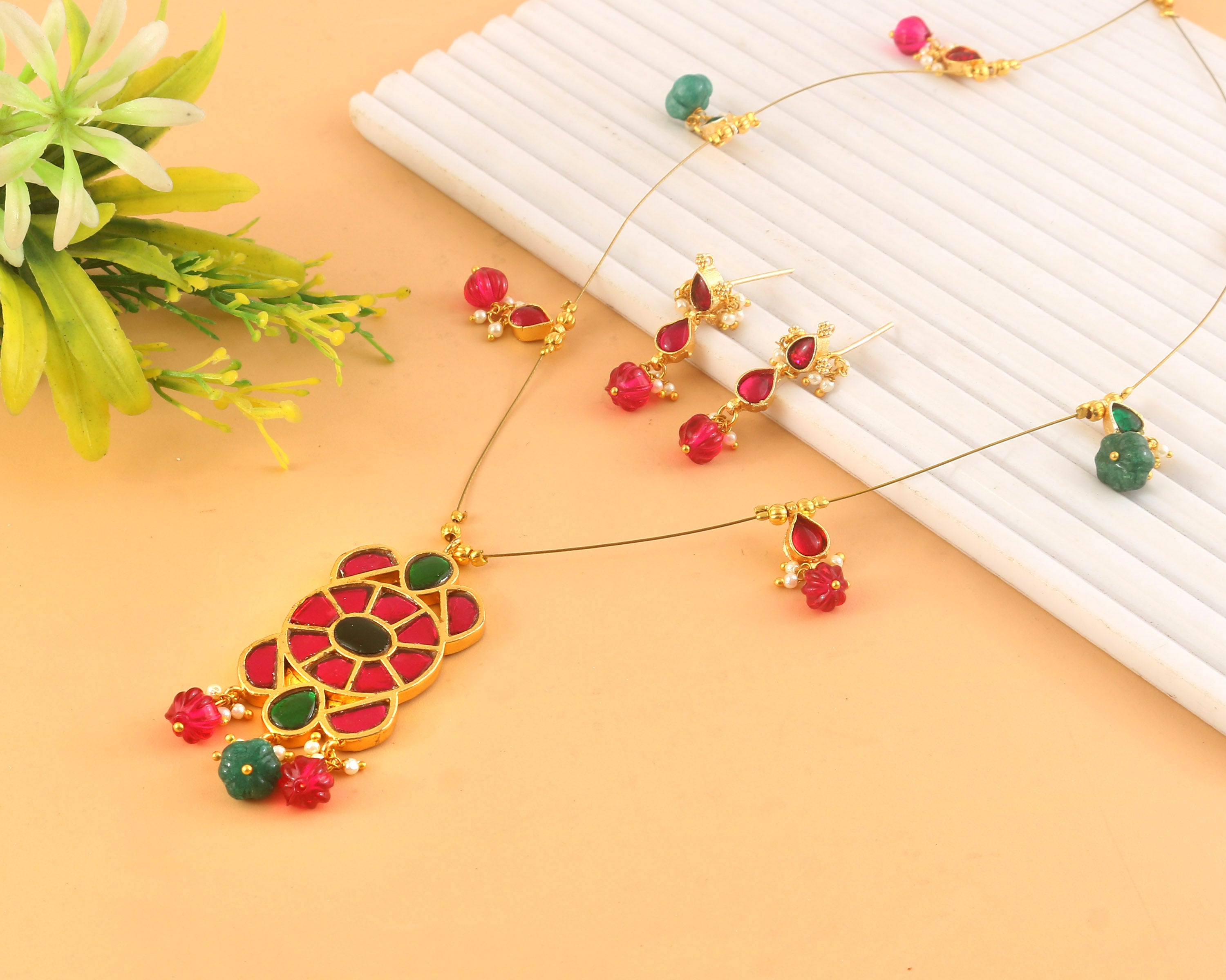 NK-326- Jadau Kundan Necklace with Emerald