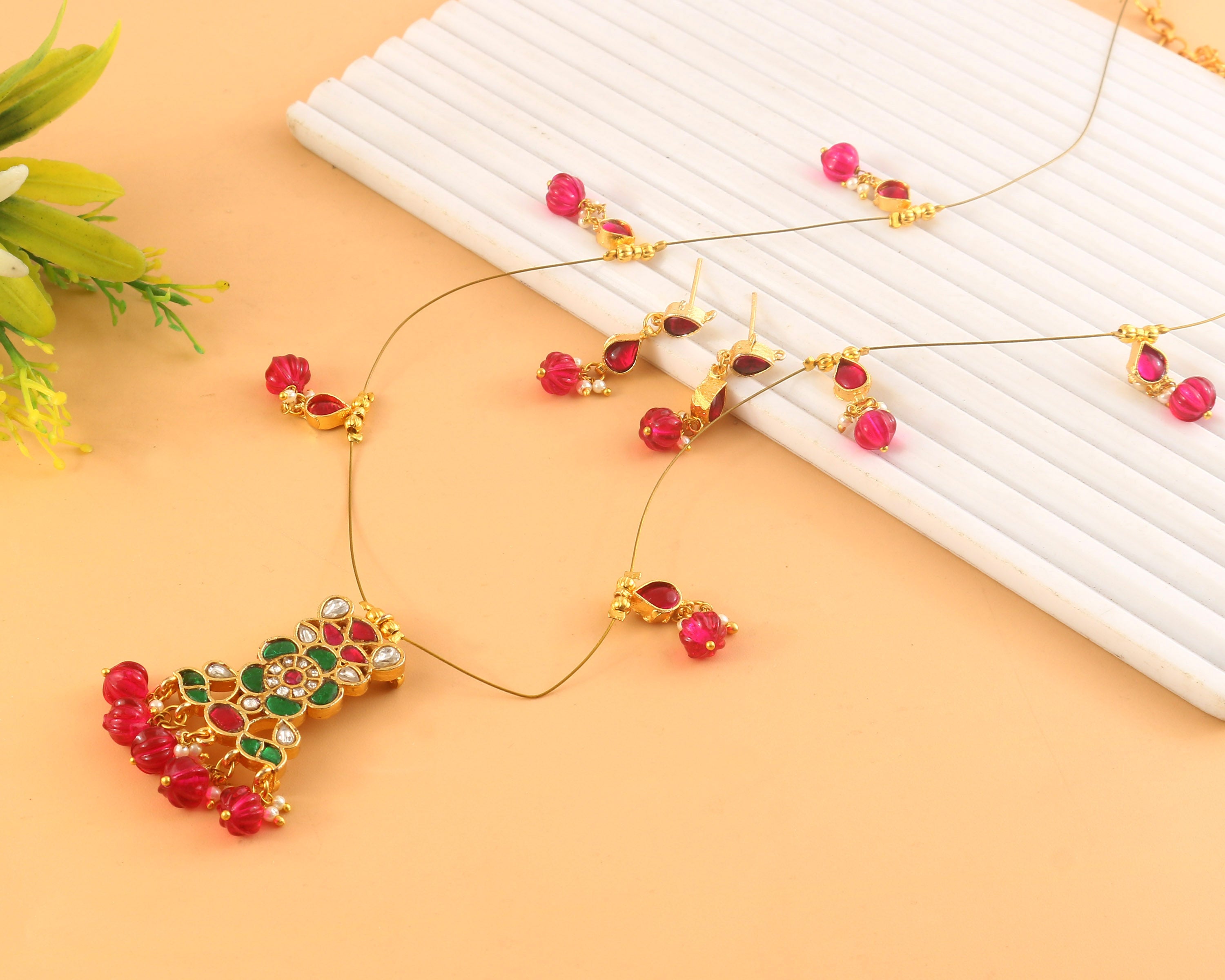 NK-329- Jadau Kundan Necklace with Emerald