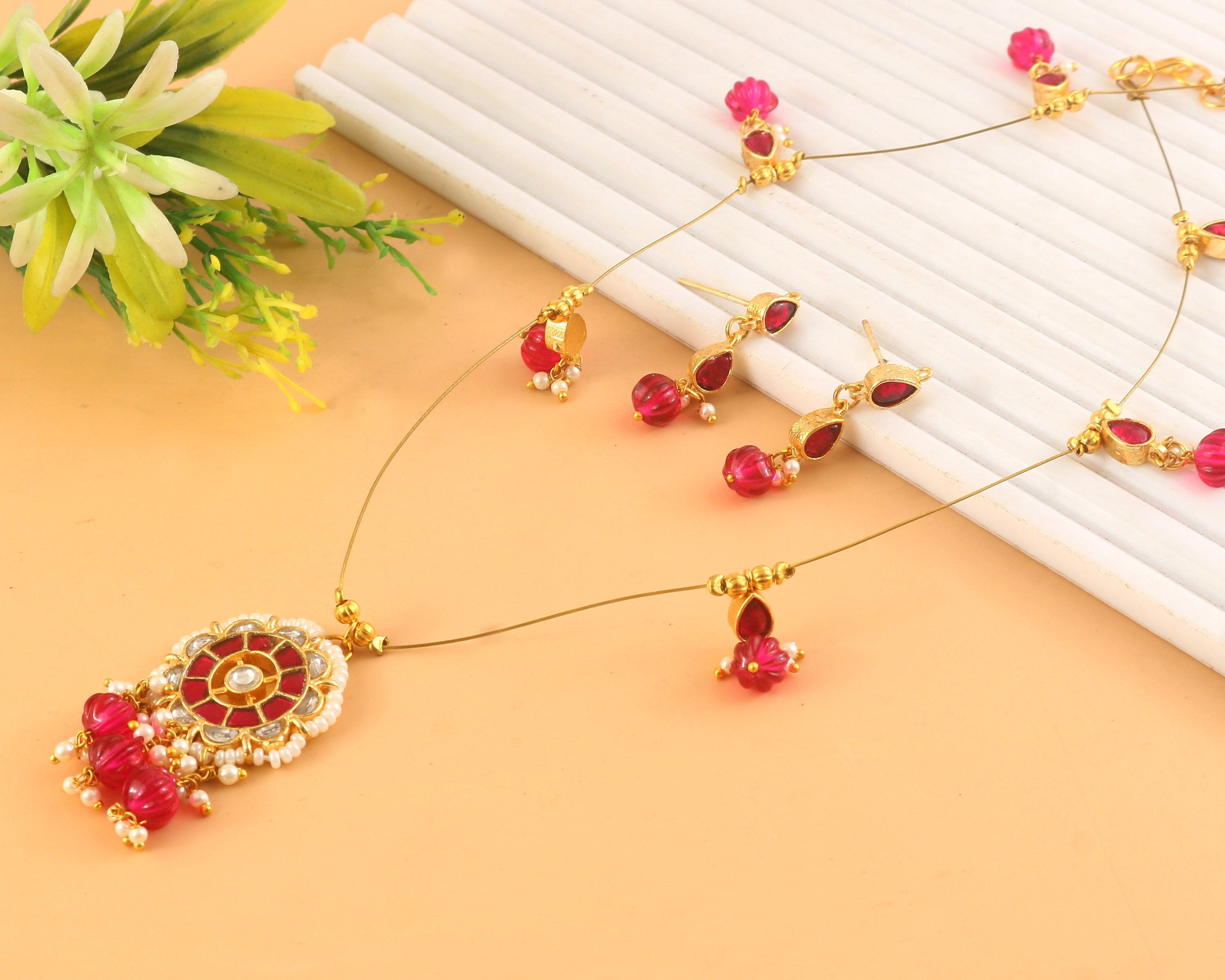 NK-330- Jadau Kundan Necklace with Emerald