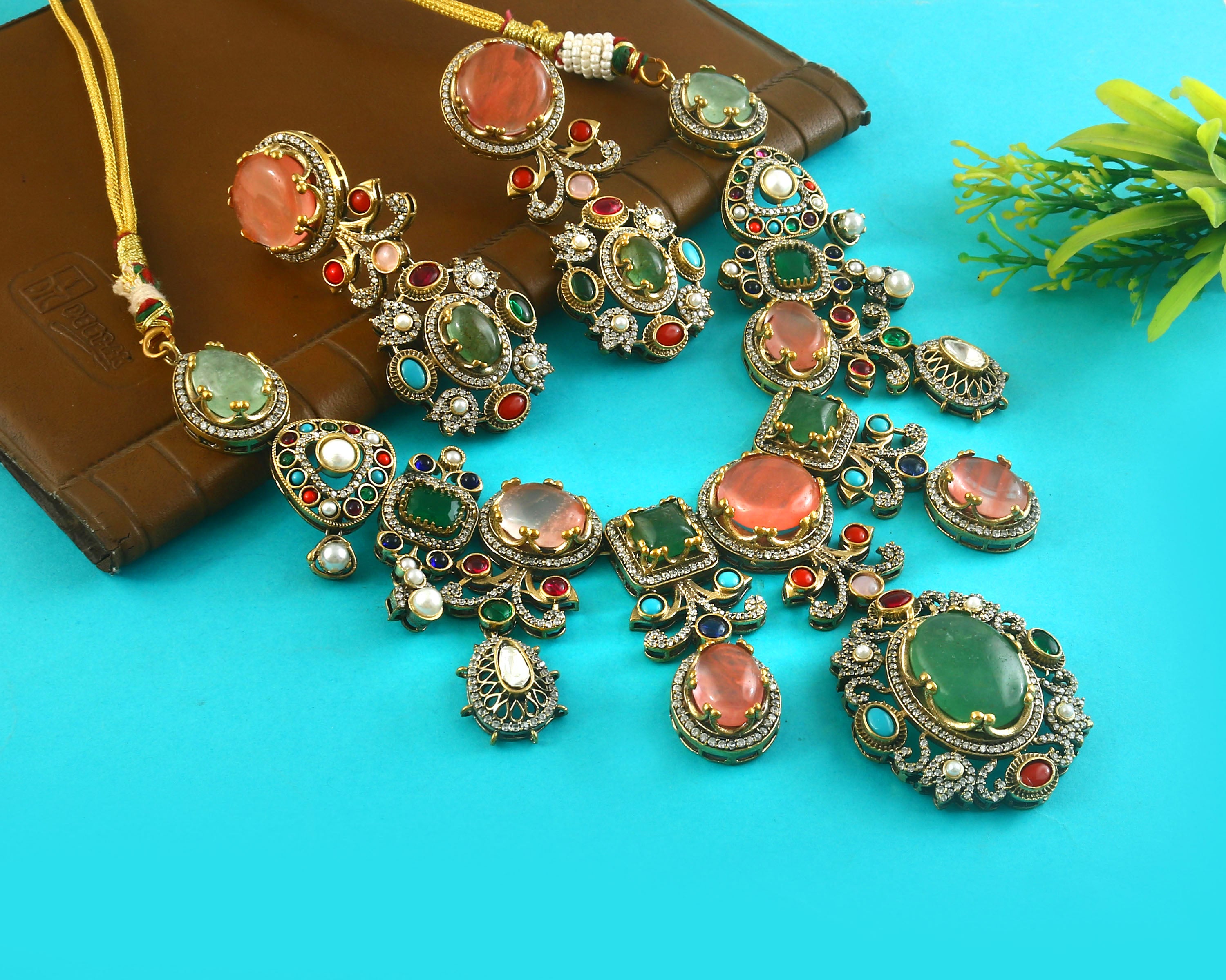 NK-345- Jadau Kundan Necklace with Emerald