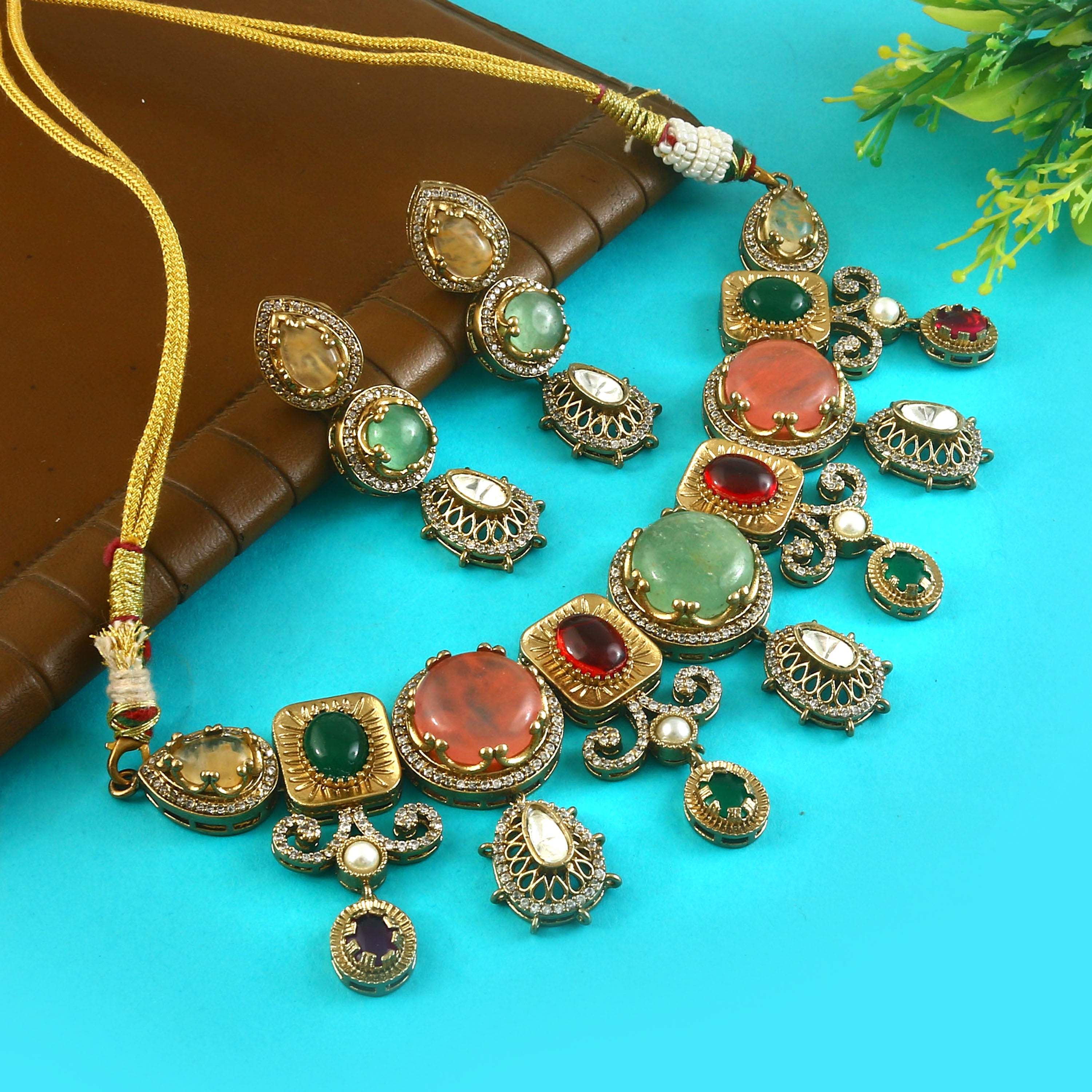 NK-347- Jadau Kundan Necklace with Emerald