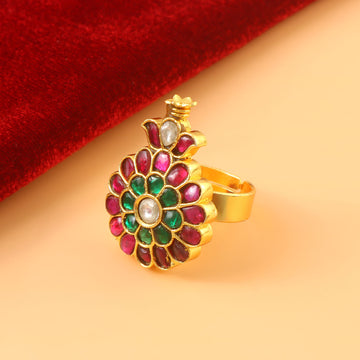 RG-109 - Jadau Kundan Ring with Emerald