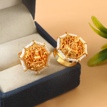 RG-118 - Jadau Kundan Ring with Emerald