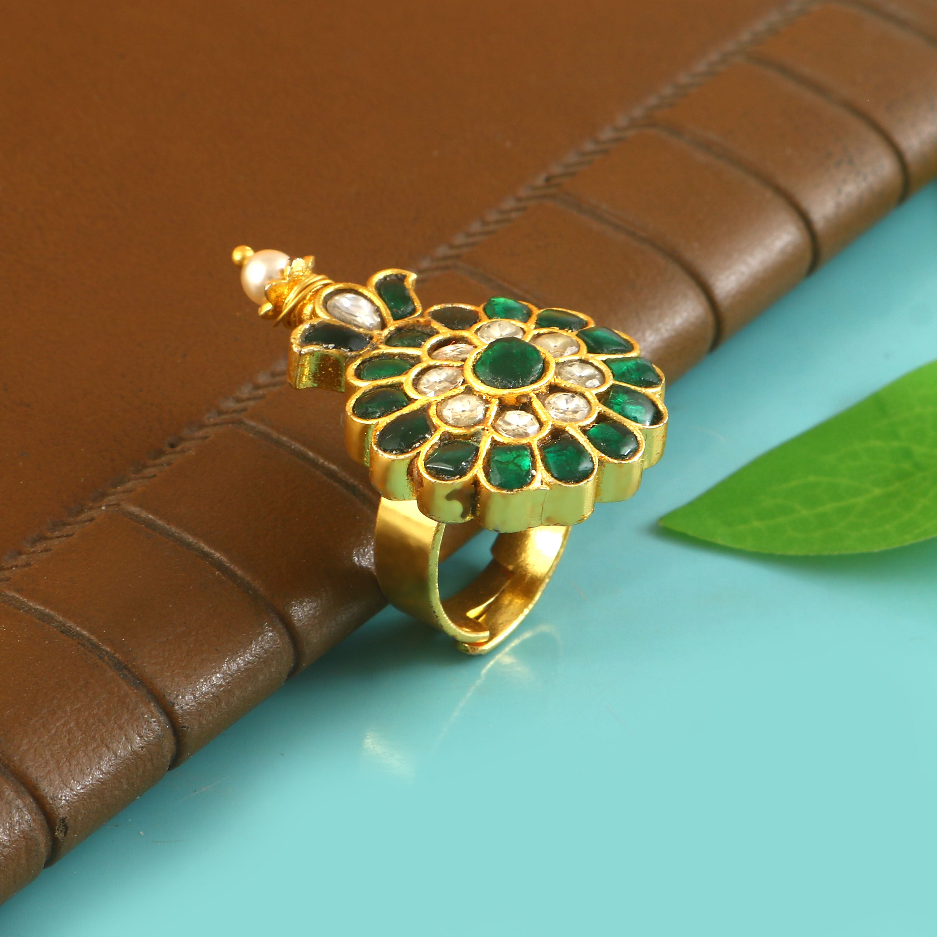RG-121 - Jadau Kundan Ring with Emerald
