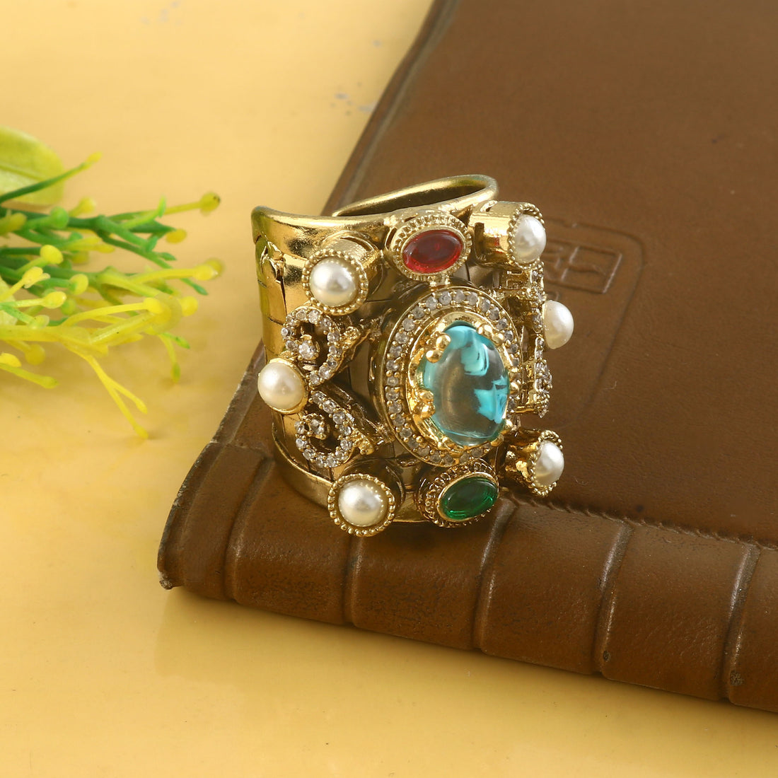 RG-125 - Jadau Kundan Ring with Emerald