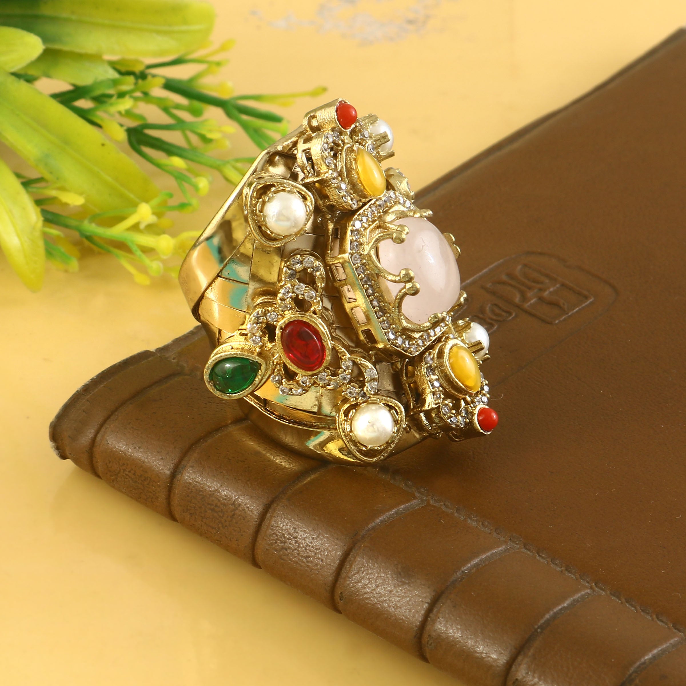 RG-135 - Jadau Kundan Ring with Emerald