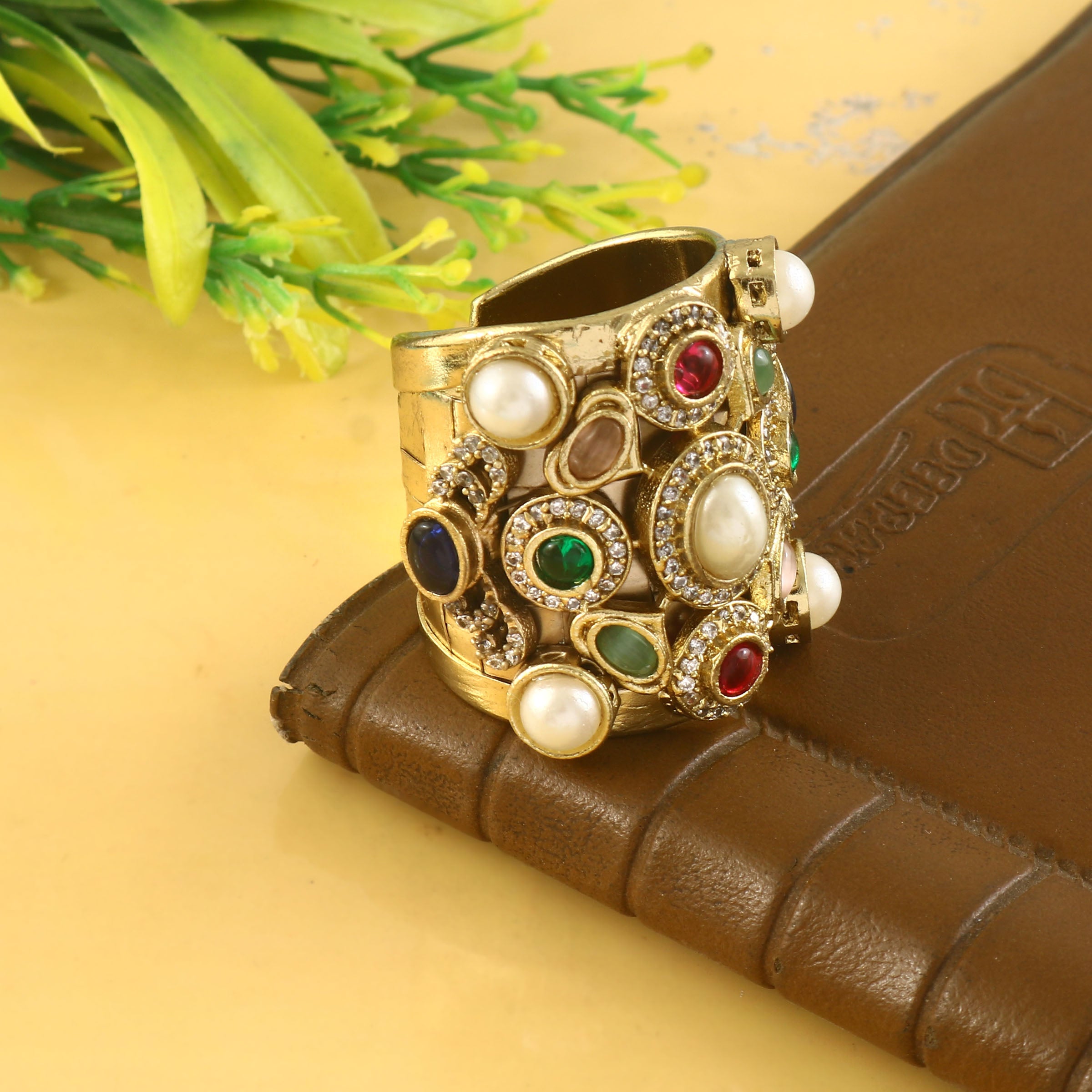 RG-139 - Jadau Kundan Ring with Emerald