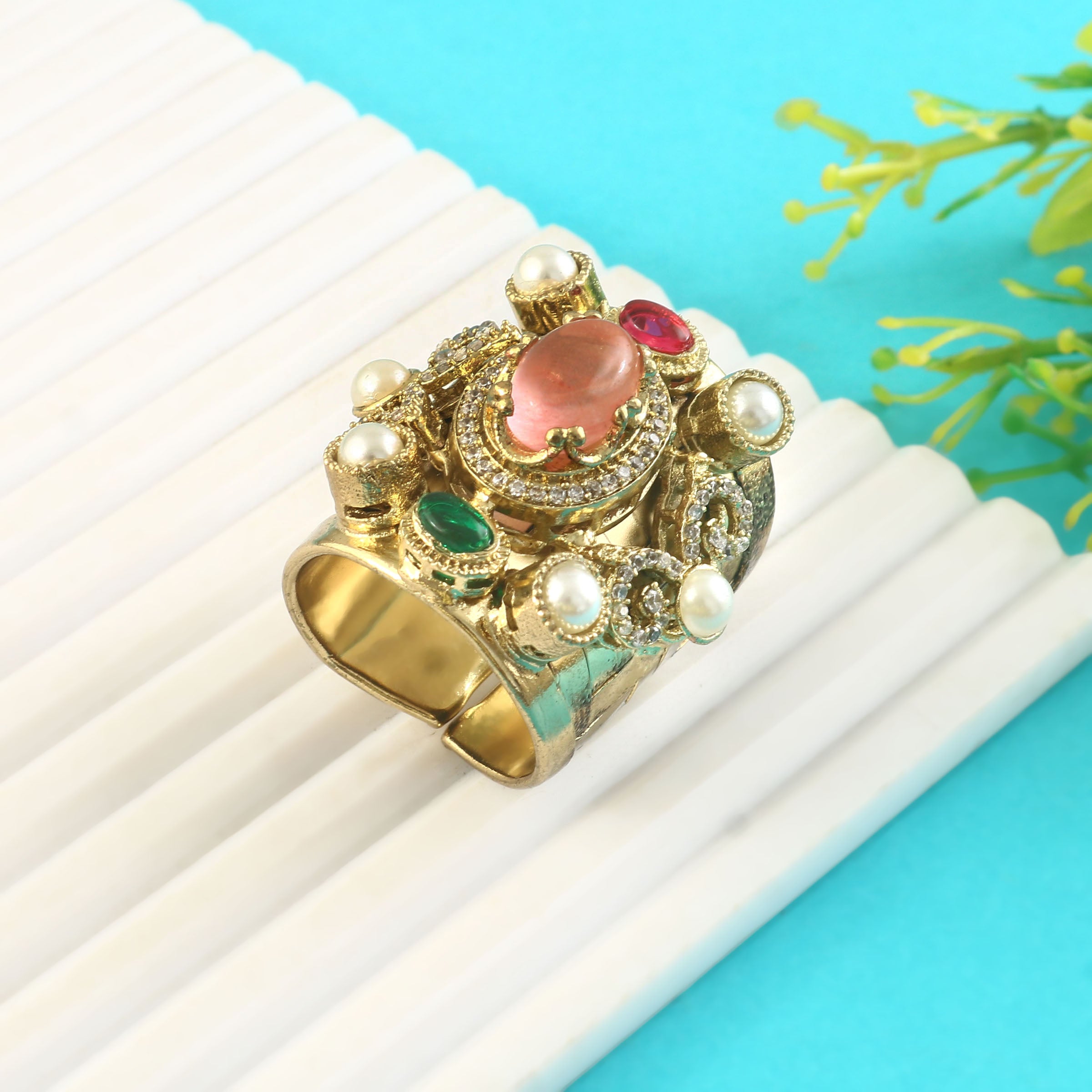 RG-140 - Jadau Kundan Ring with Emerald
